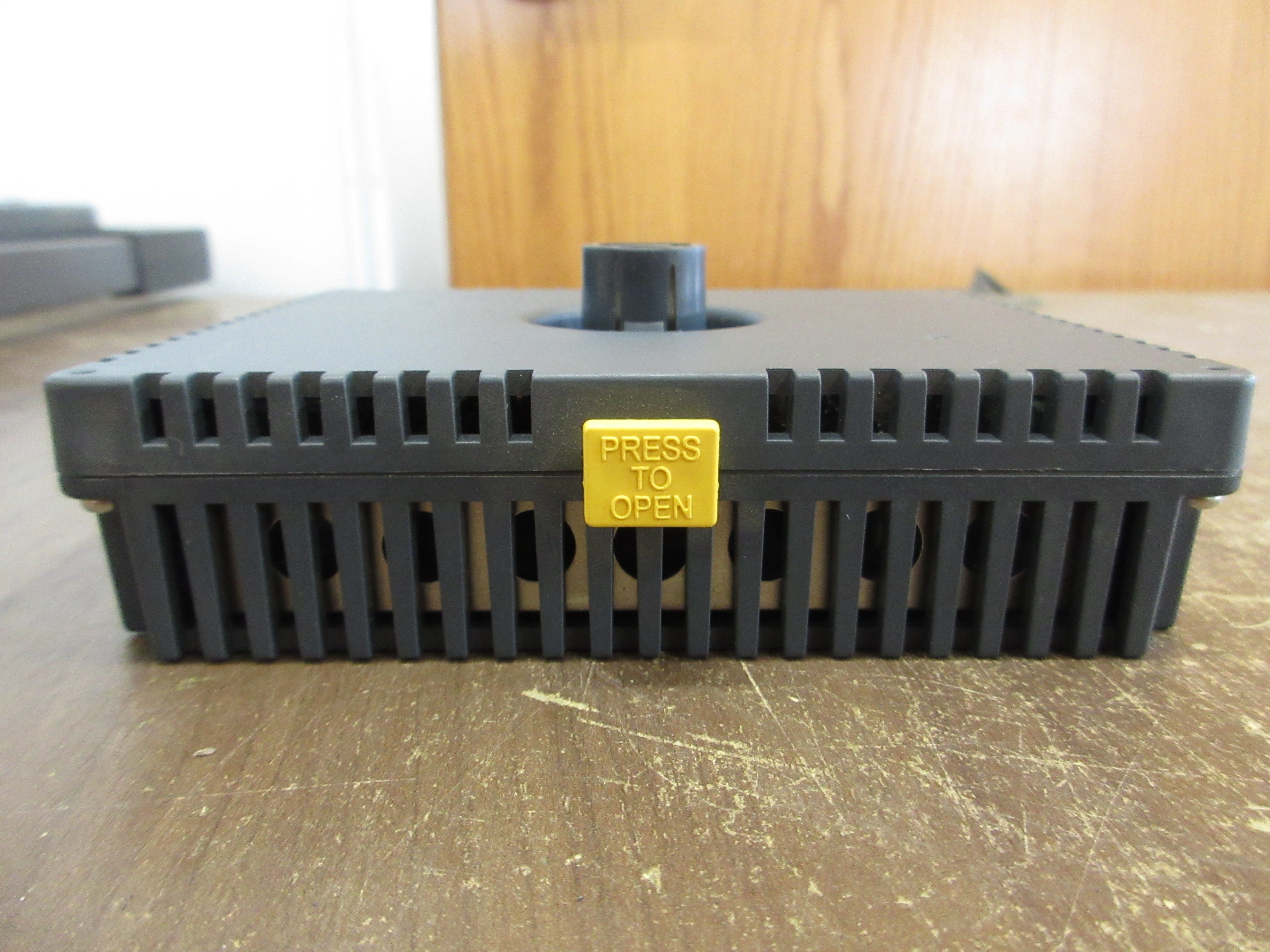 Pro-Face GP-4301Tm Controller PFXGM4301TAD 24VDC Used