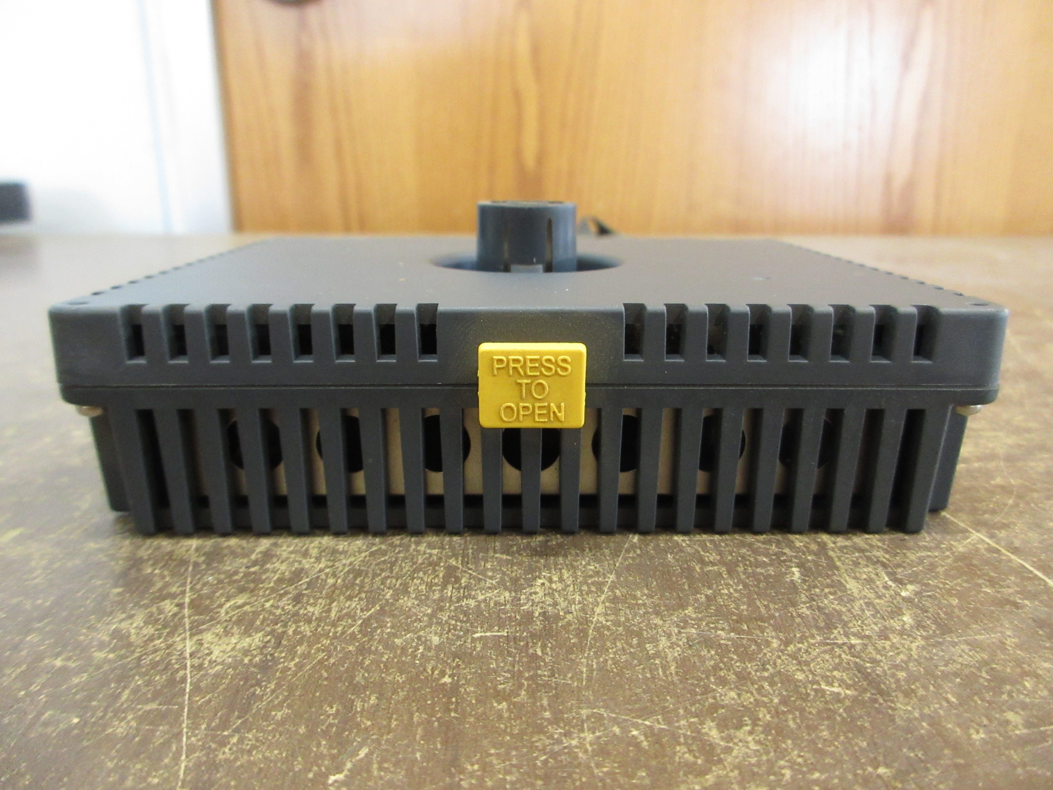 Pro-Face F5.7A Controller PFXGM4301TAD 24VDC Used
