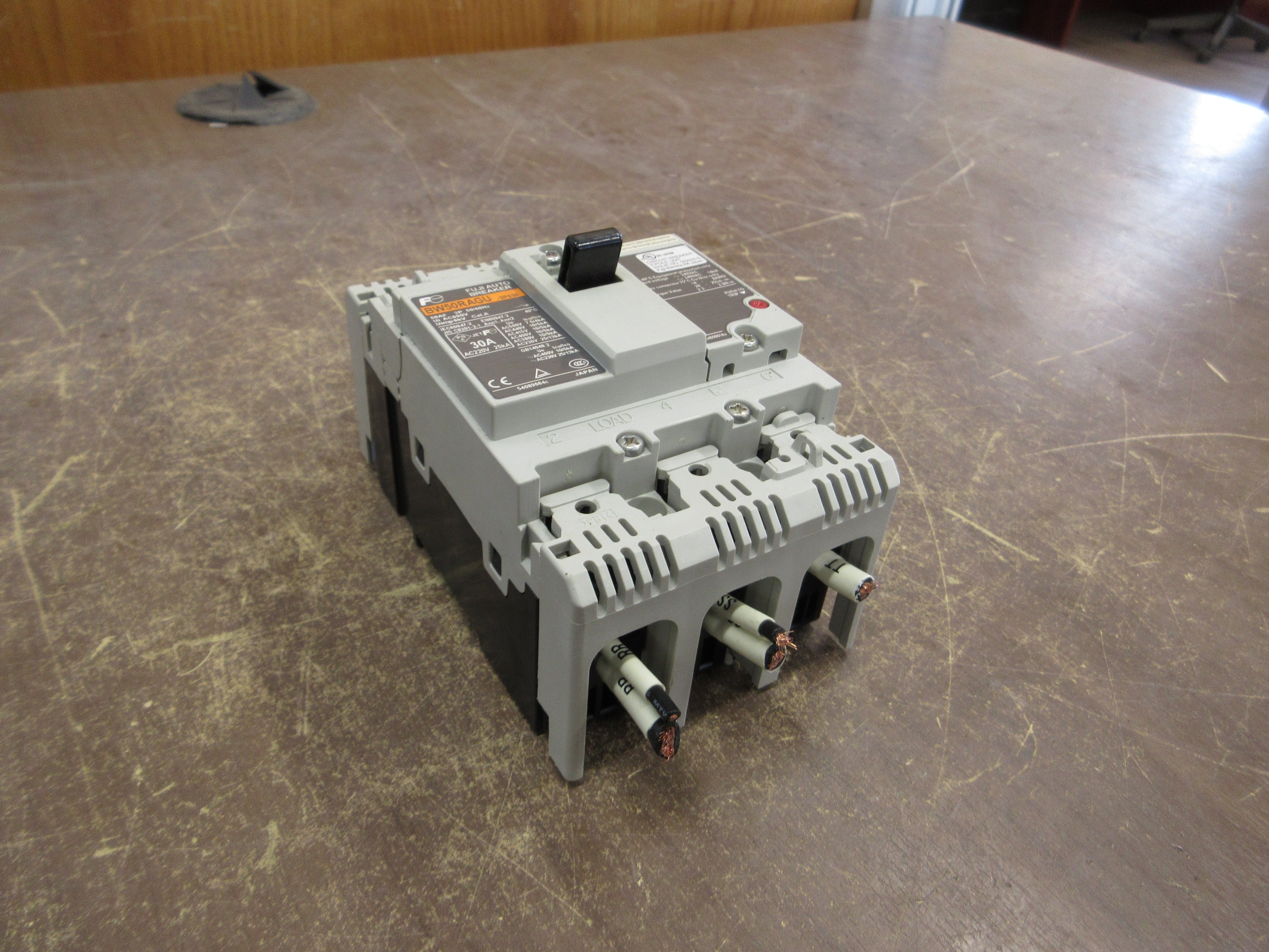 Fuji Electric Circuit Breaker BW50RAGU-3P030 30A 240V 3P Used