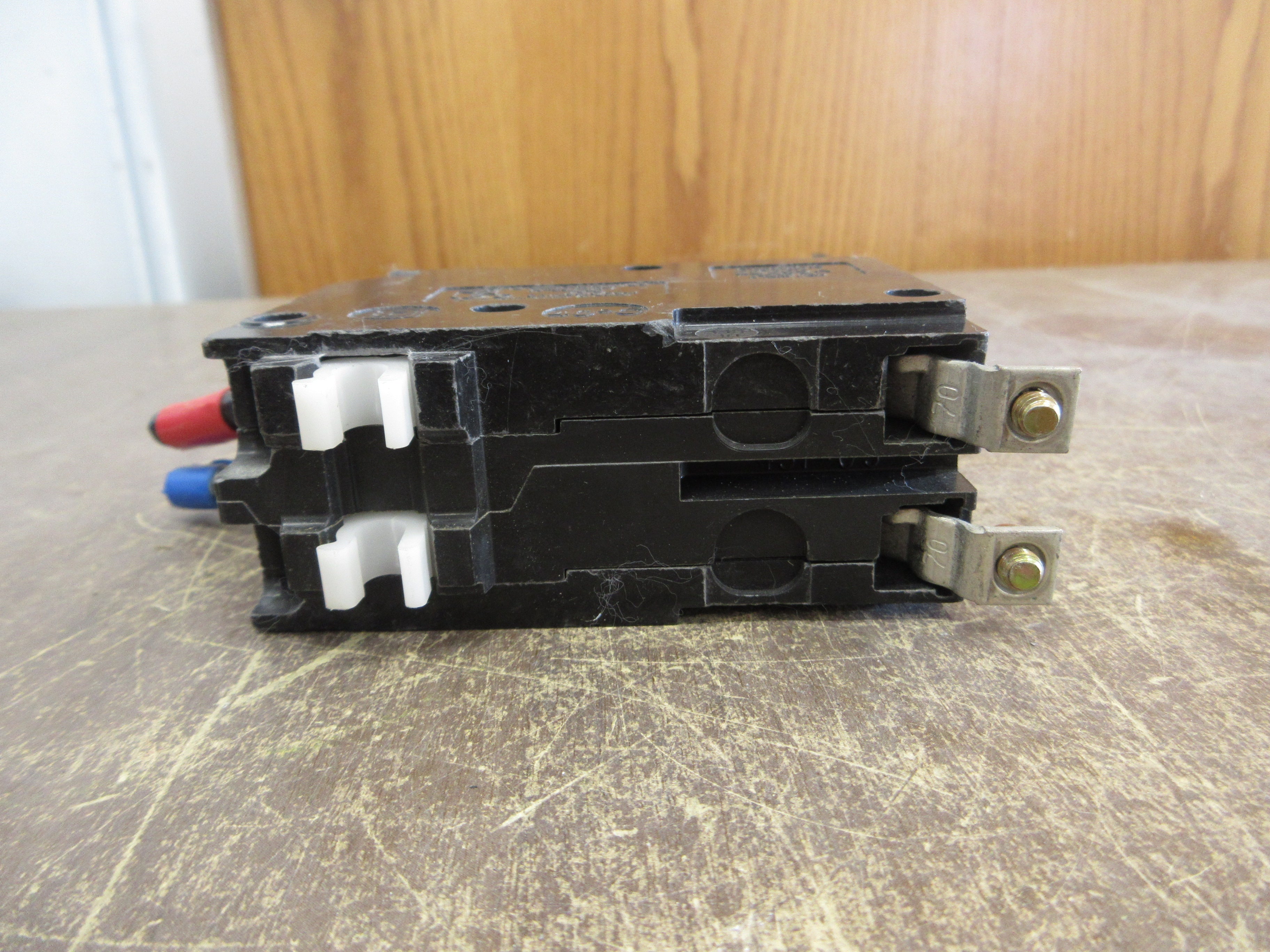Square D Bolt-On Circuit Breaker QOB260VH 60A 120/240V 2P 22kA Used