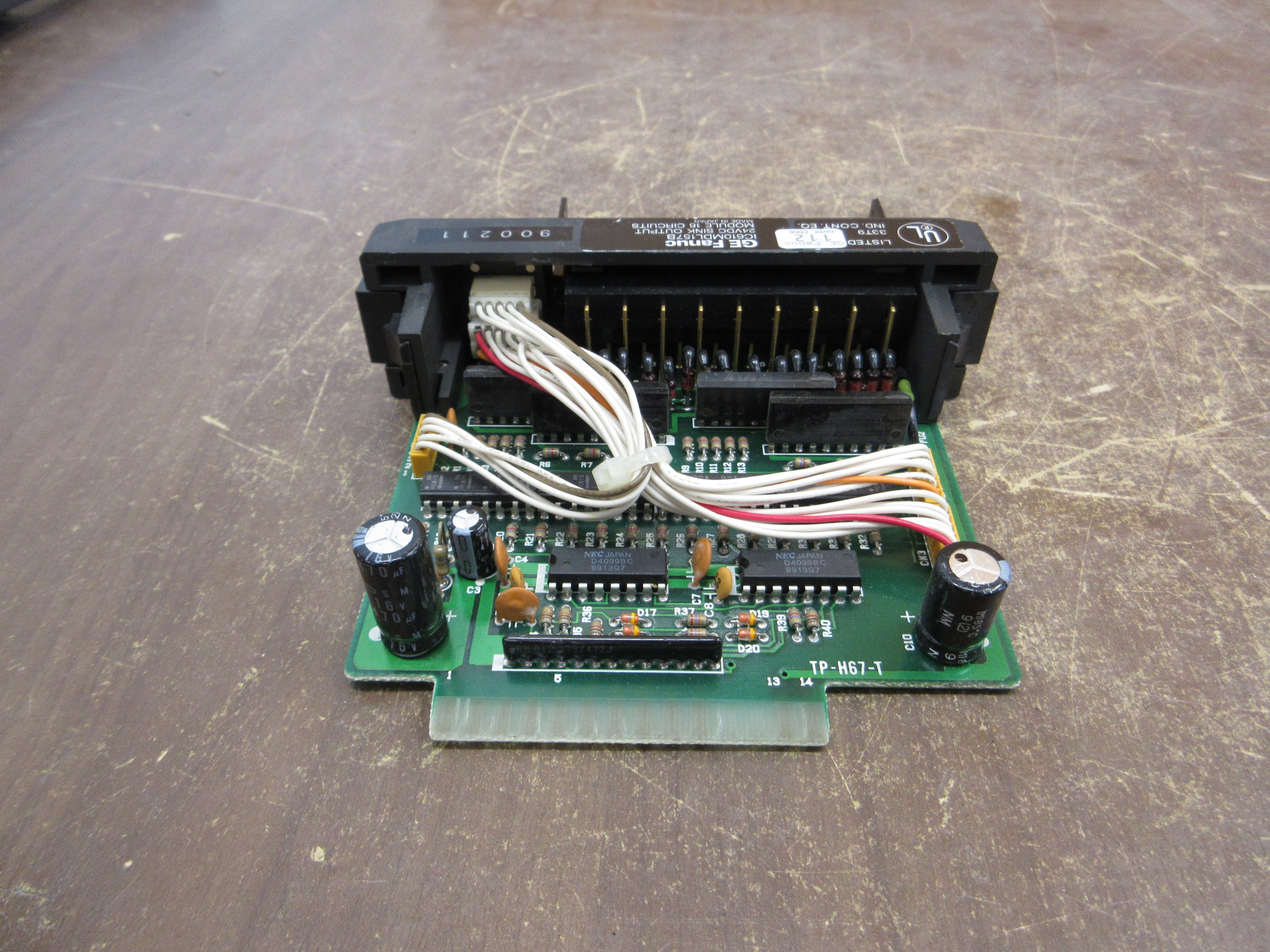 GE Fanuc Sink Output Module IC610MDL157B 24VDC 16-Circuits *No Terminal Cover*