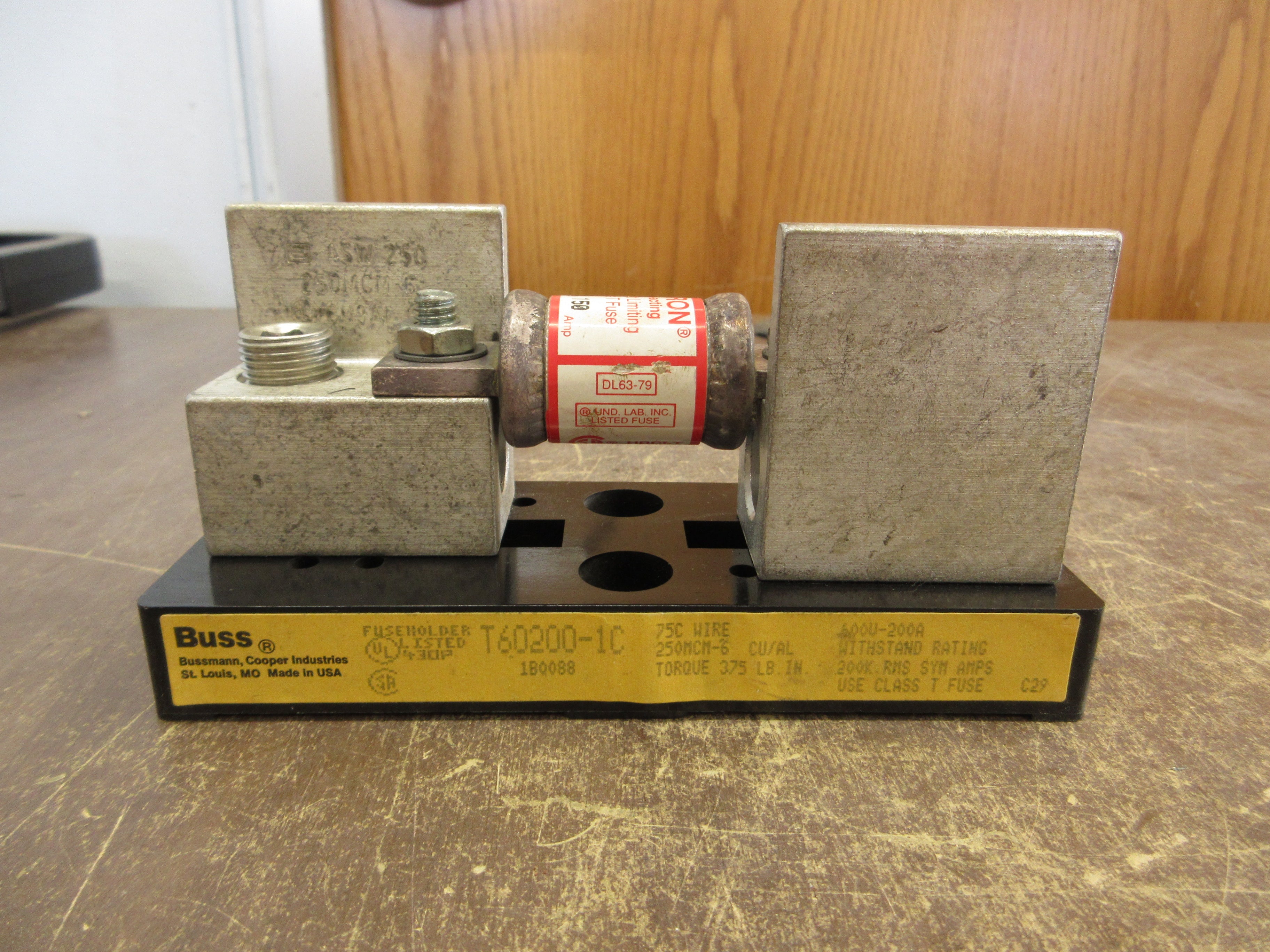 Buss Fuseblock T60200-1C 200A 600V 1P w/ JJS 150 Fuse Used