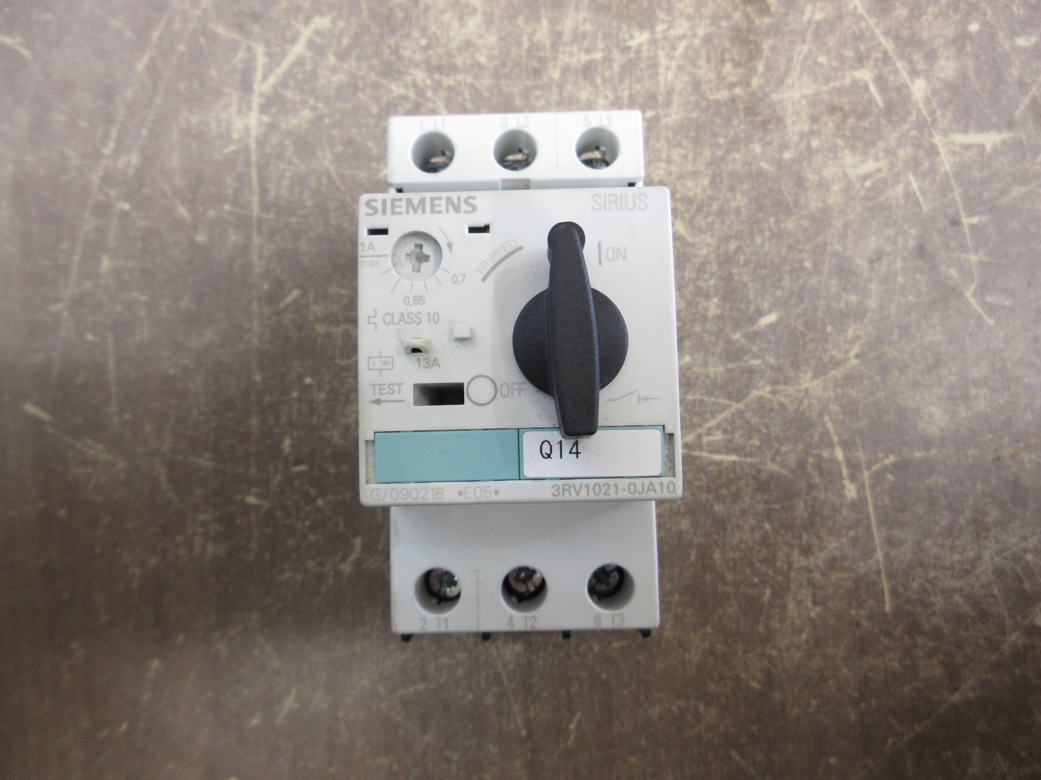 Siemens Sirius Motor Protector 3RV1021-0JA10 Trip: 0.7-1A 600V Used