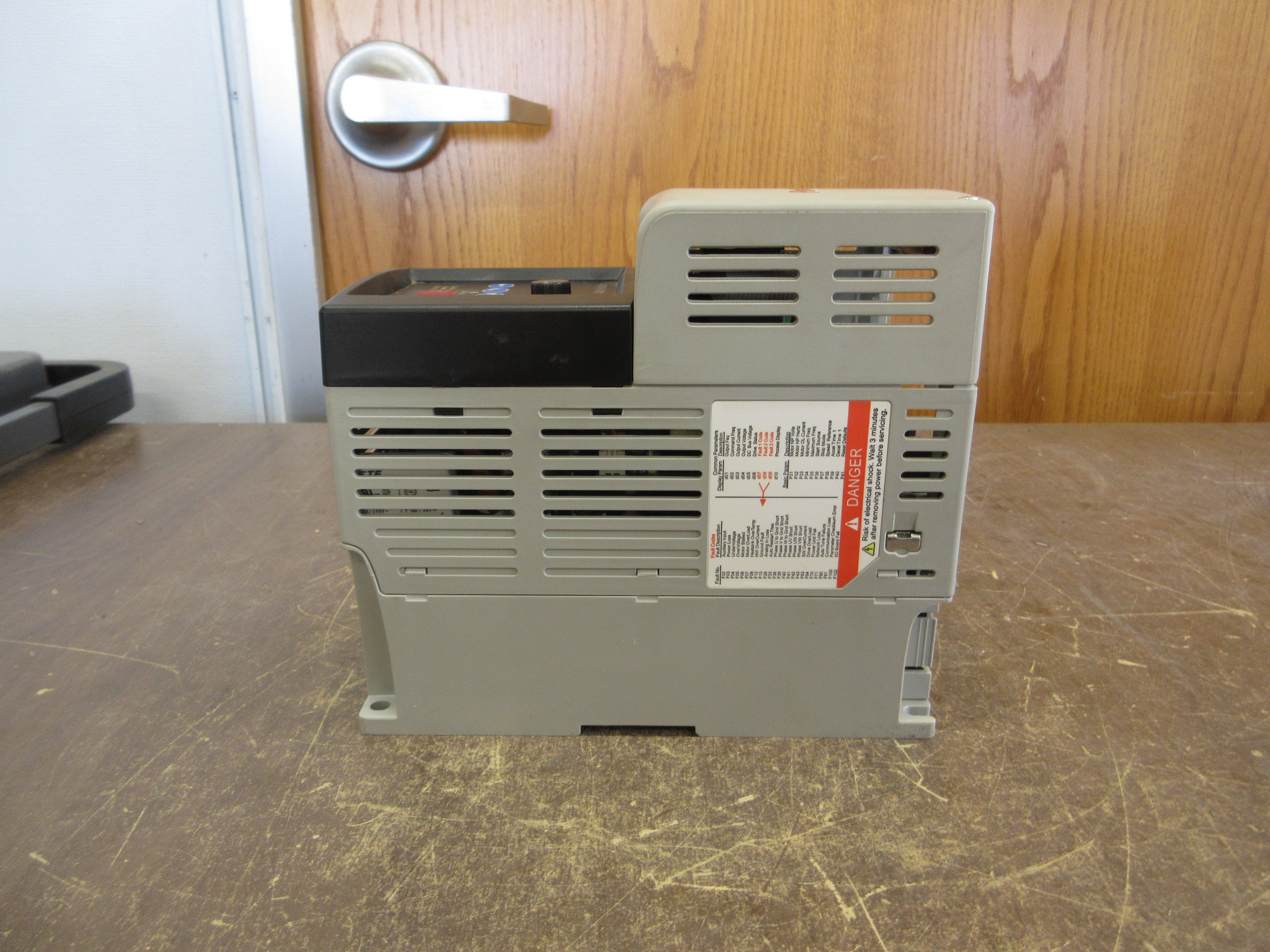 Allen-Bradley PowerFlex 40 AC Drive 22B-D2P3N104 1HP 3Ph Out Used