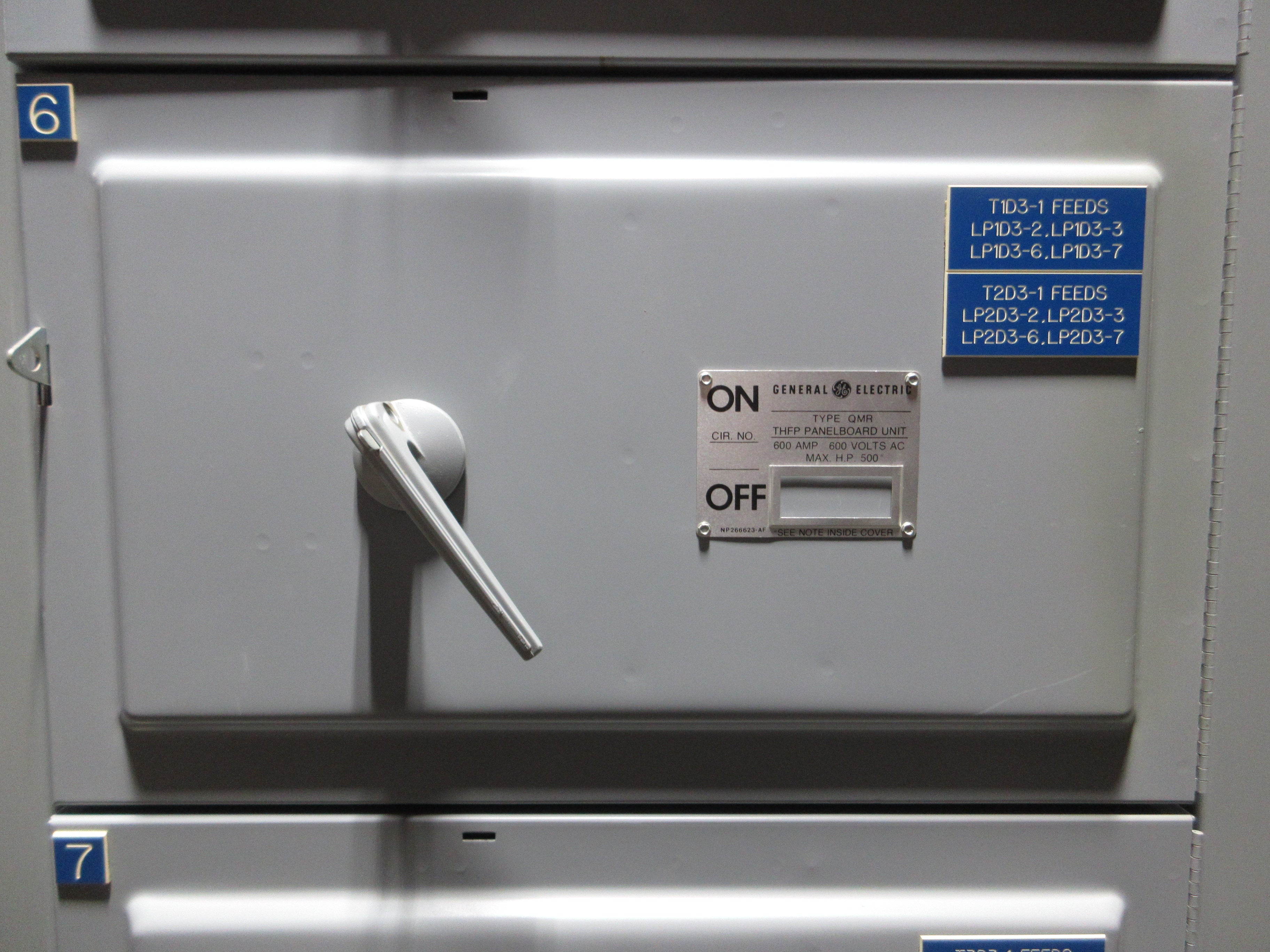 GE 3000A Main Switch Gear Line Up TC3030SS 3000A Main Breaker Used