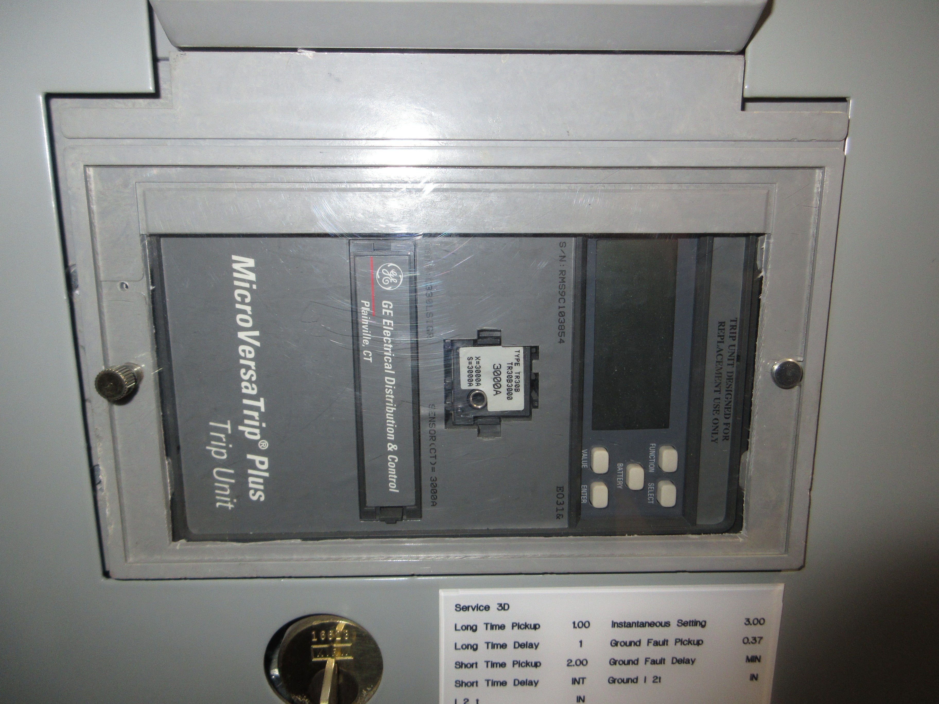 GE 3000A Main Switch Gear Line Up TC3030SS 3000A Main Breaker Used