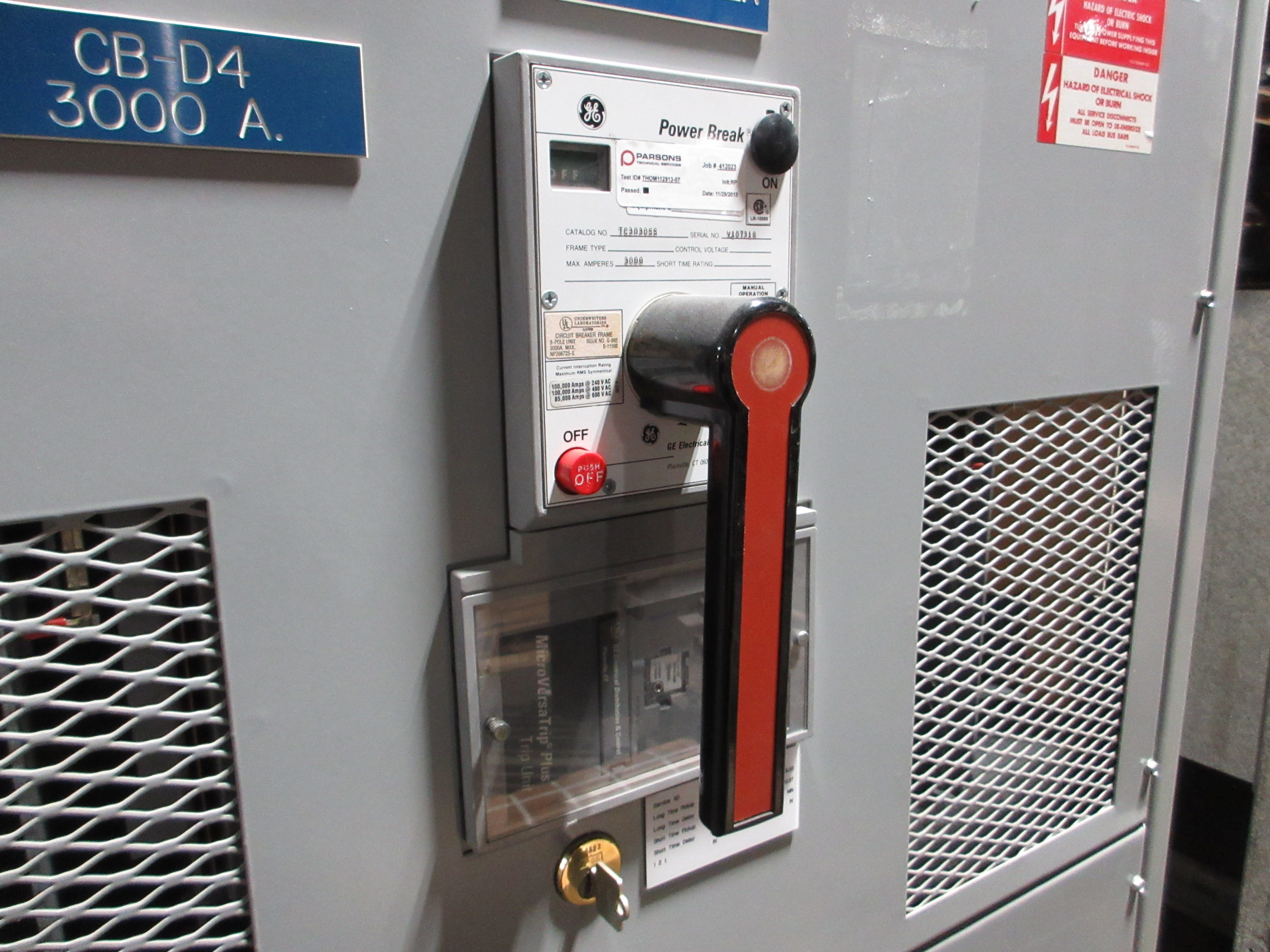 GE 3000A Main Tie Main Switch Gear Line Up TC3030SS 3000A Main Breaker Used