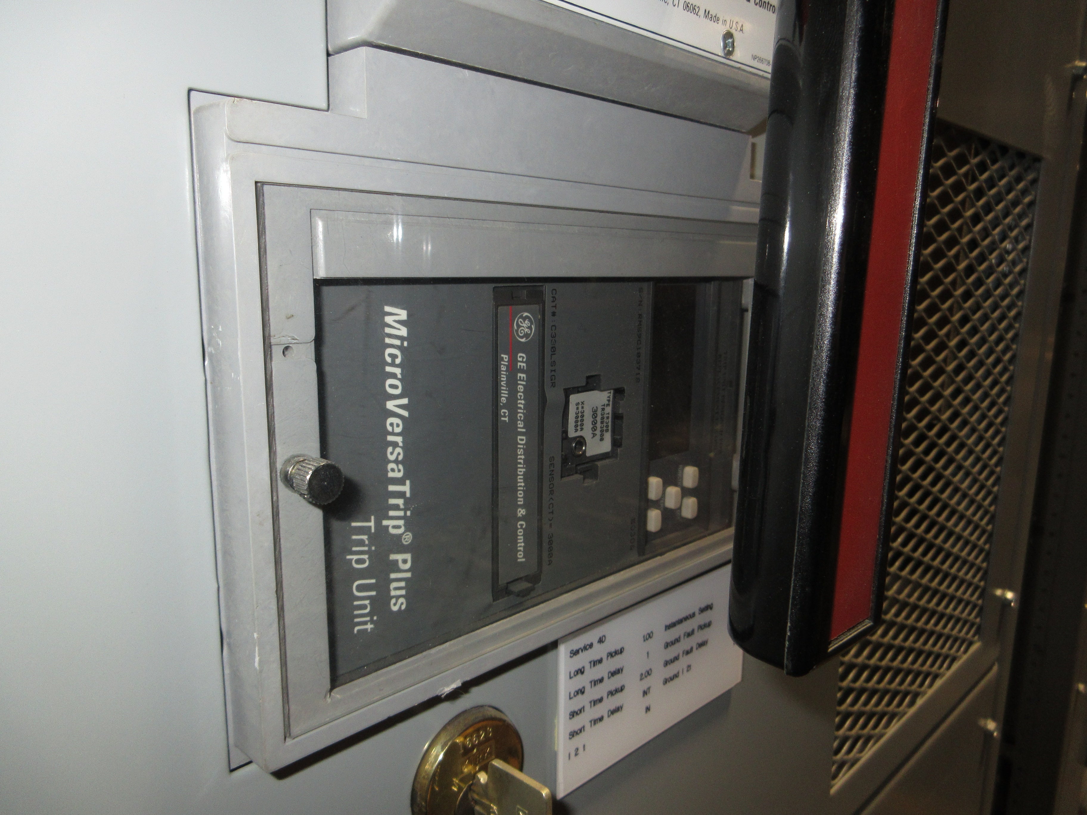 GE 3000A Main Tie Main Switch Gear Line Up TC3030SS 3000A Main Breaker Used