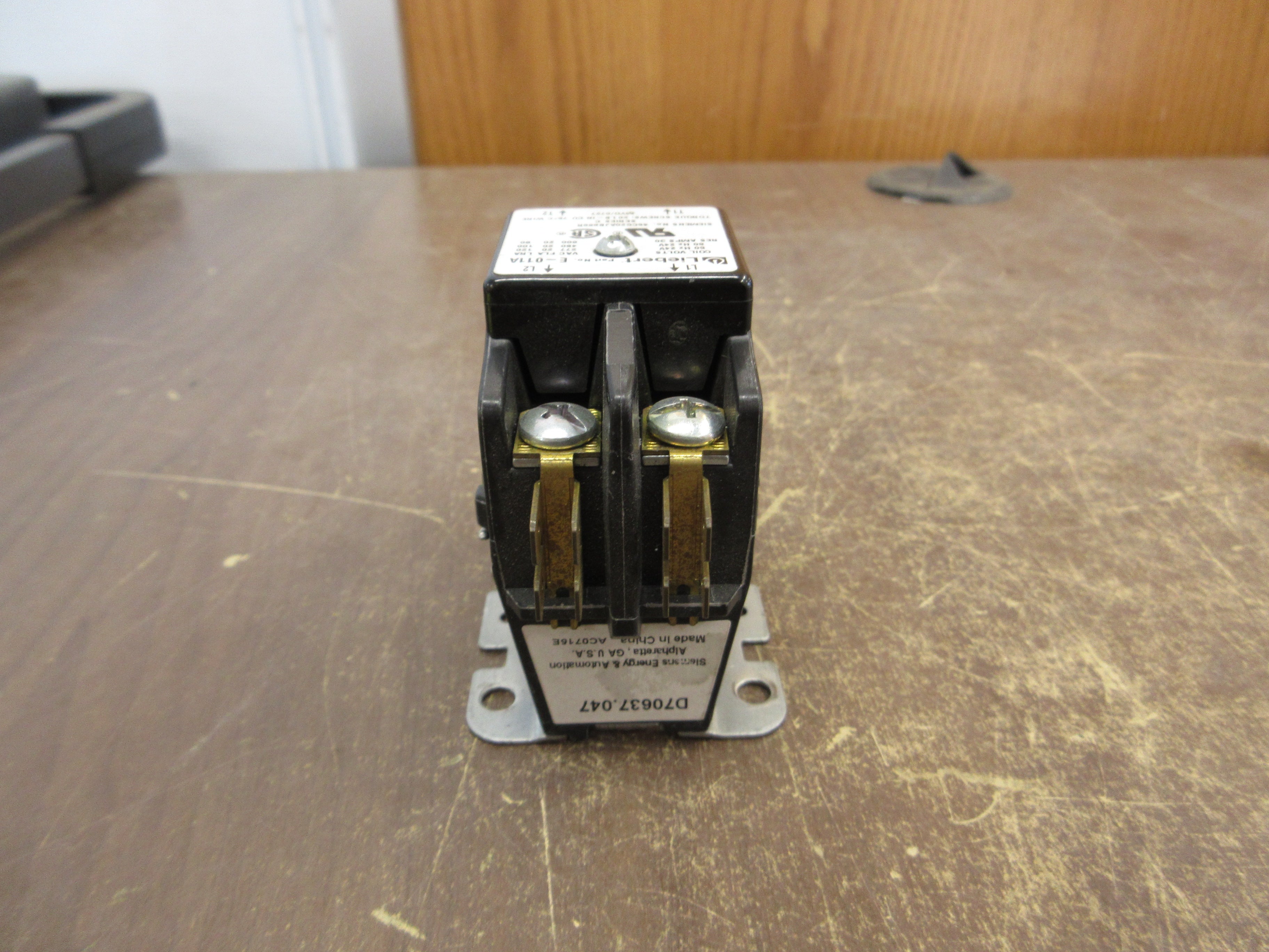 Liebert Contactor E-011A 24V Coil 20A 600V Used