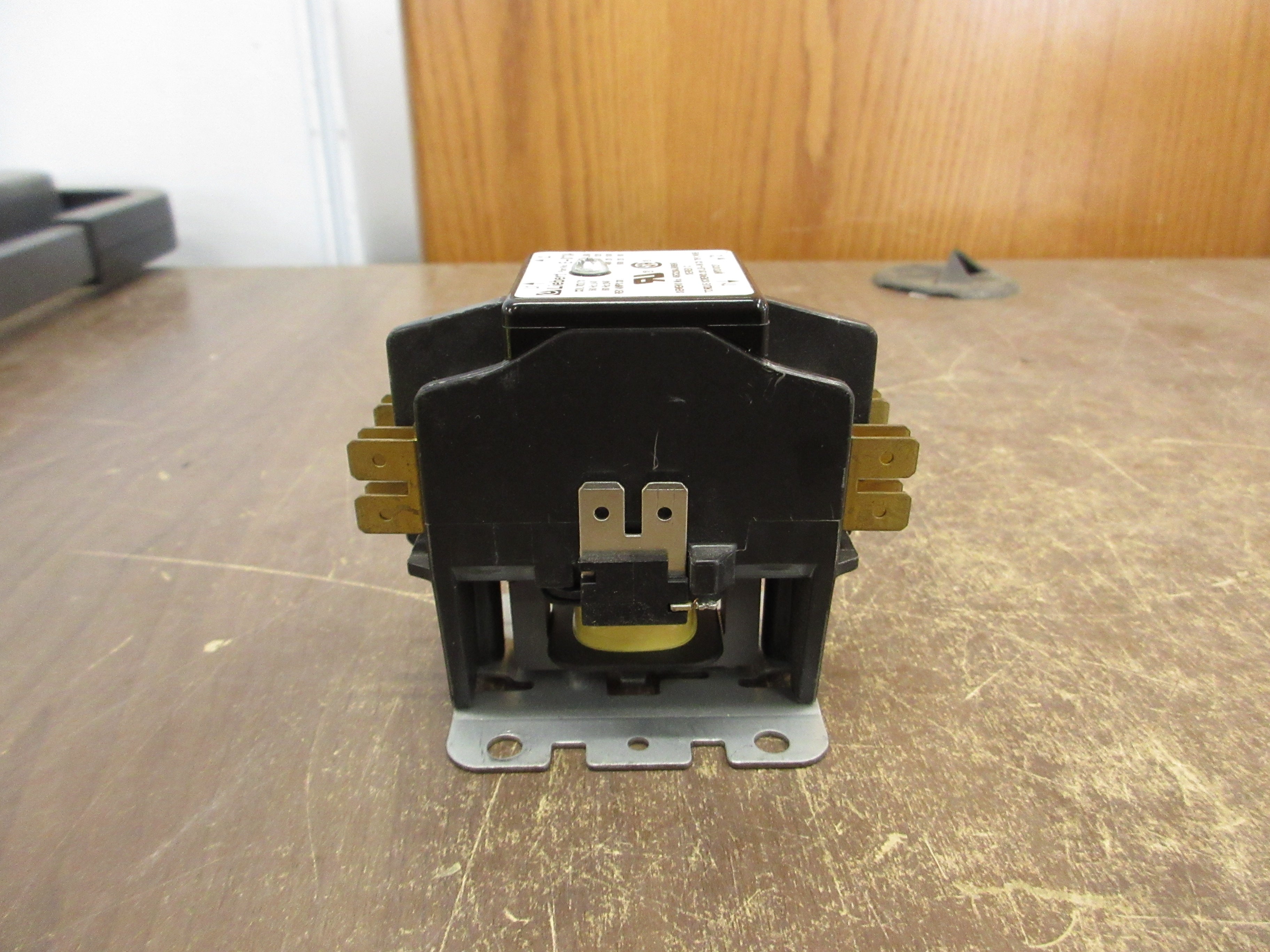 Liebert Contactor E-011A 24V Coil 20A 600V Used