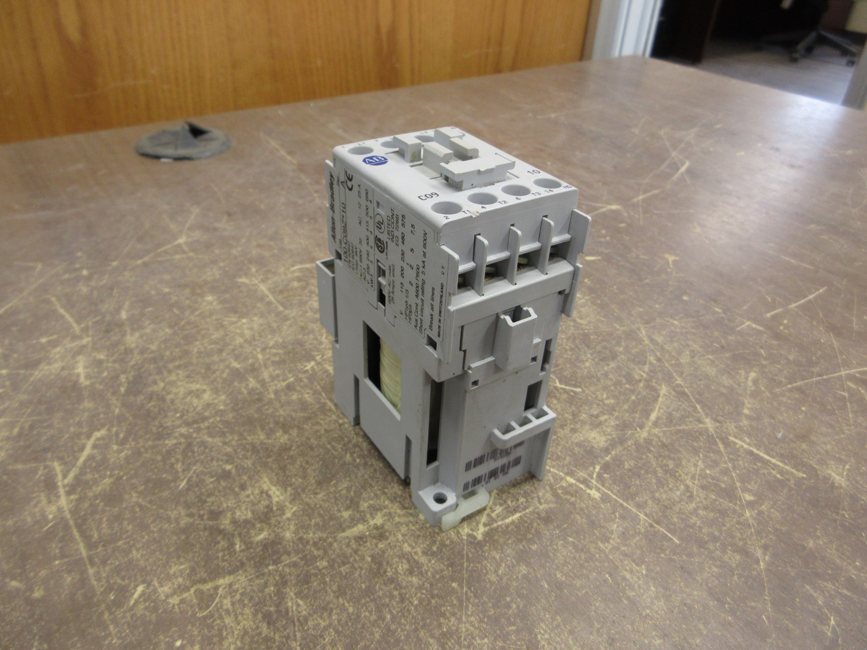 Allen-Bradley Contactor 100-C09Z*10 32A 24VDC Coil w/ Surge Suppressor Used