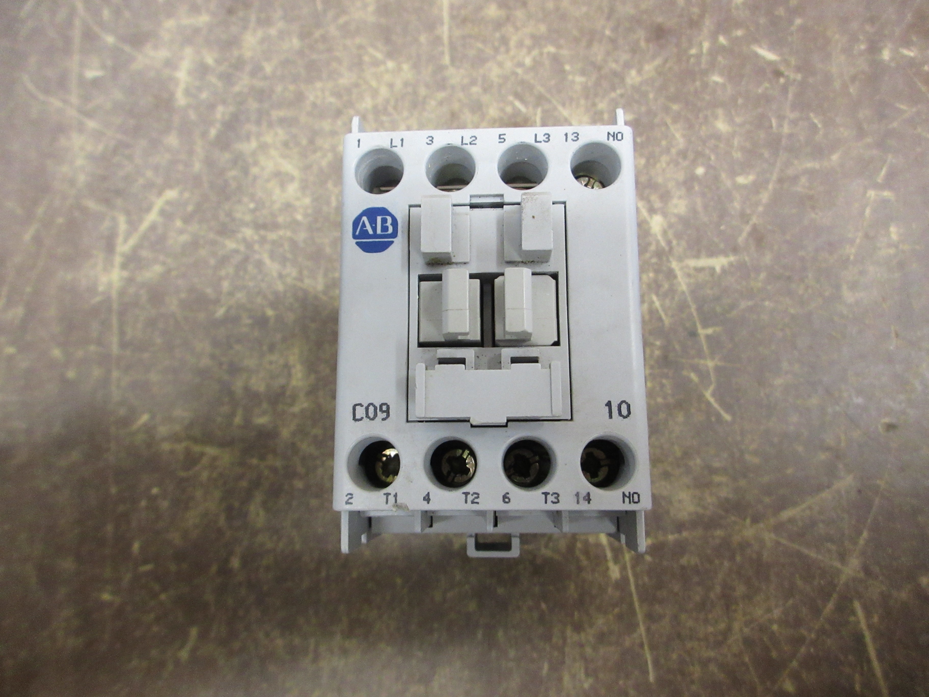 Allen-Bradley Contactor 100-C09Z*10 32A 24VDC Coil w/ Surge Suppressor Used