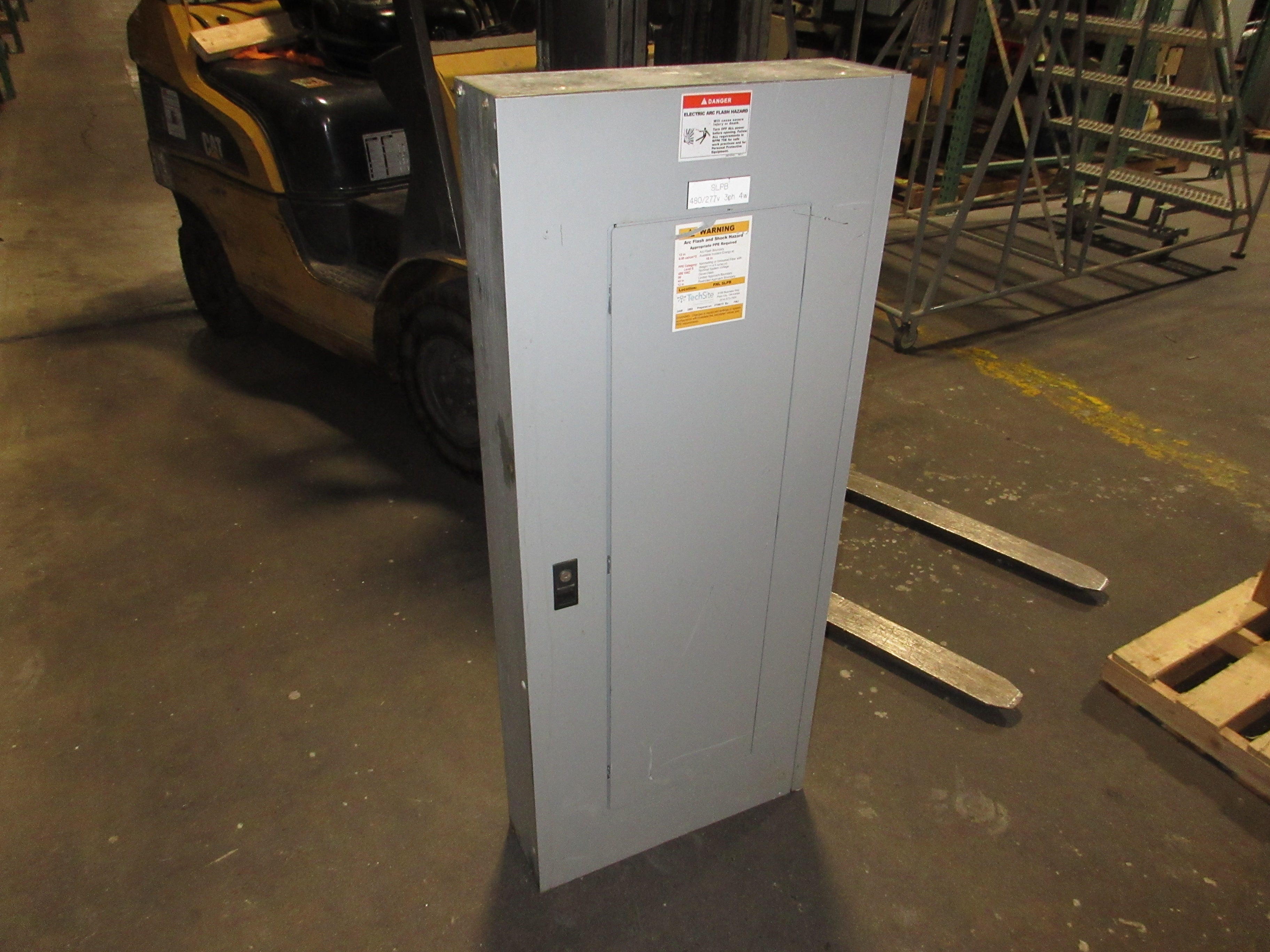 Eaton/Cutler-Hammer Main Breaker Circuit Breaker Panel IC96649G03 480Y/277V Used