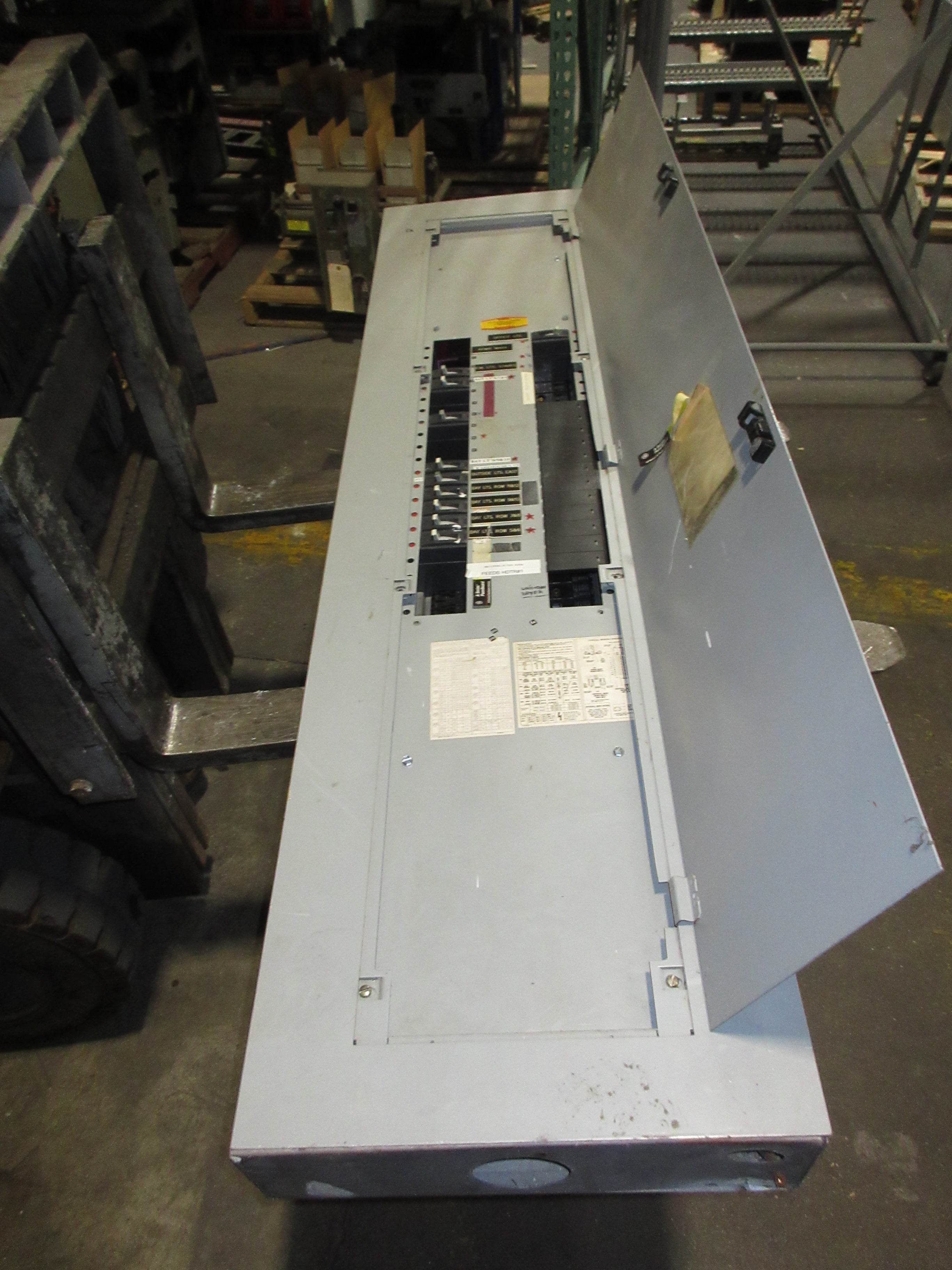 GE Main Lug Breaker Panel 400A 480V 42-Slot Breakers: (10) 20A 1P Used