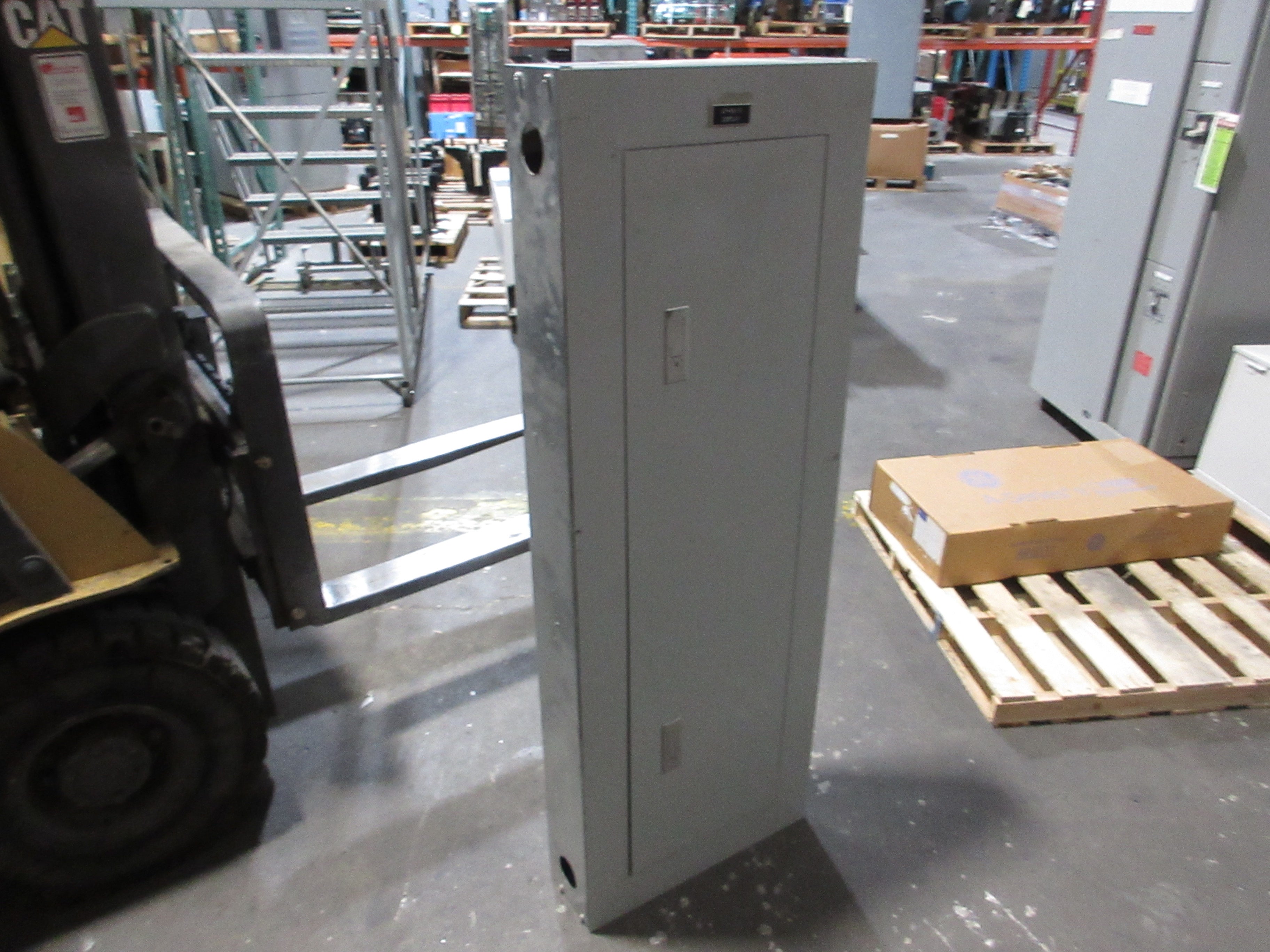 Siemens Main Lug Breaker Panel CDP-7 208Y/120 400A 3Ph 4W Used