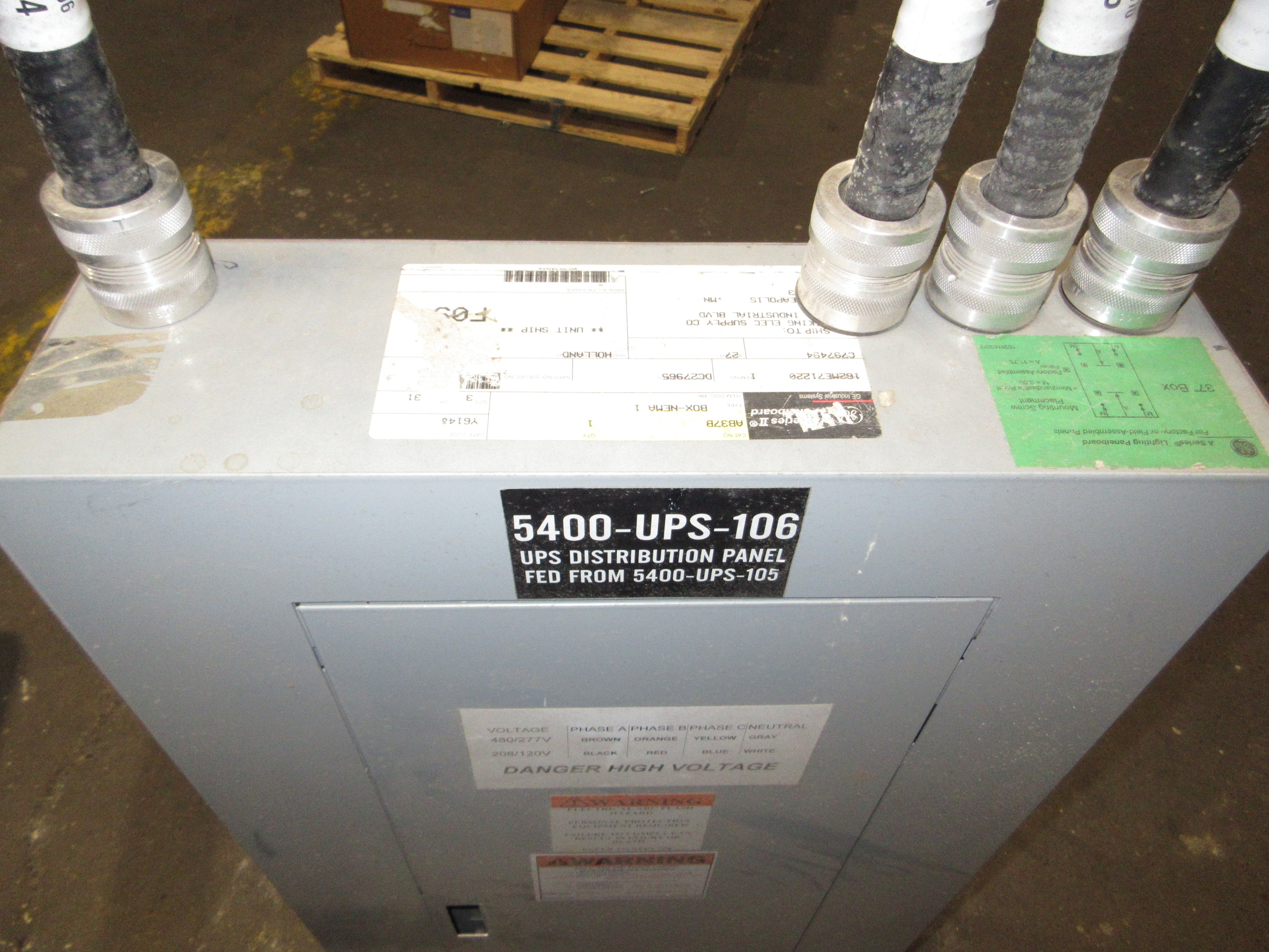 GE Main Lug Breaker Panel AQU1182RCX AXT1 225A Max 120/240V 1Ph 3W 18-Slot Used