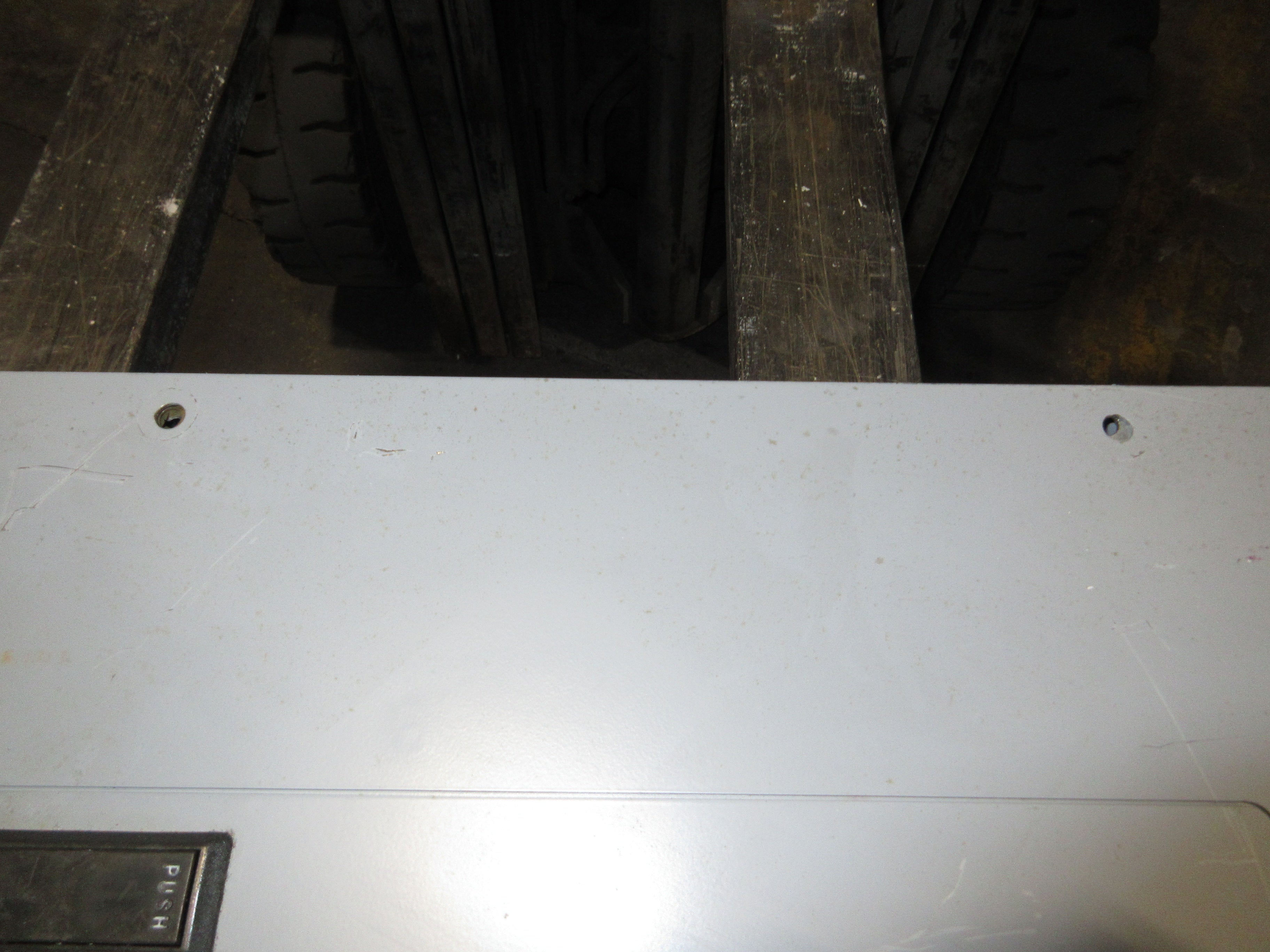 Eaton Main Breaker Circuit Breaker Panel IC96649G02 225A Max 208Y/120 225A Main