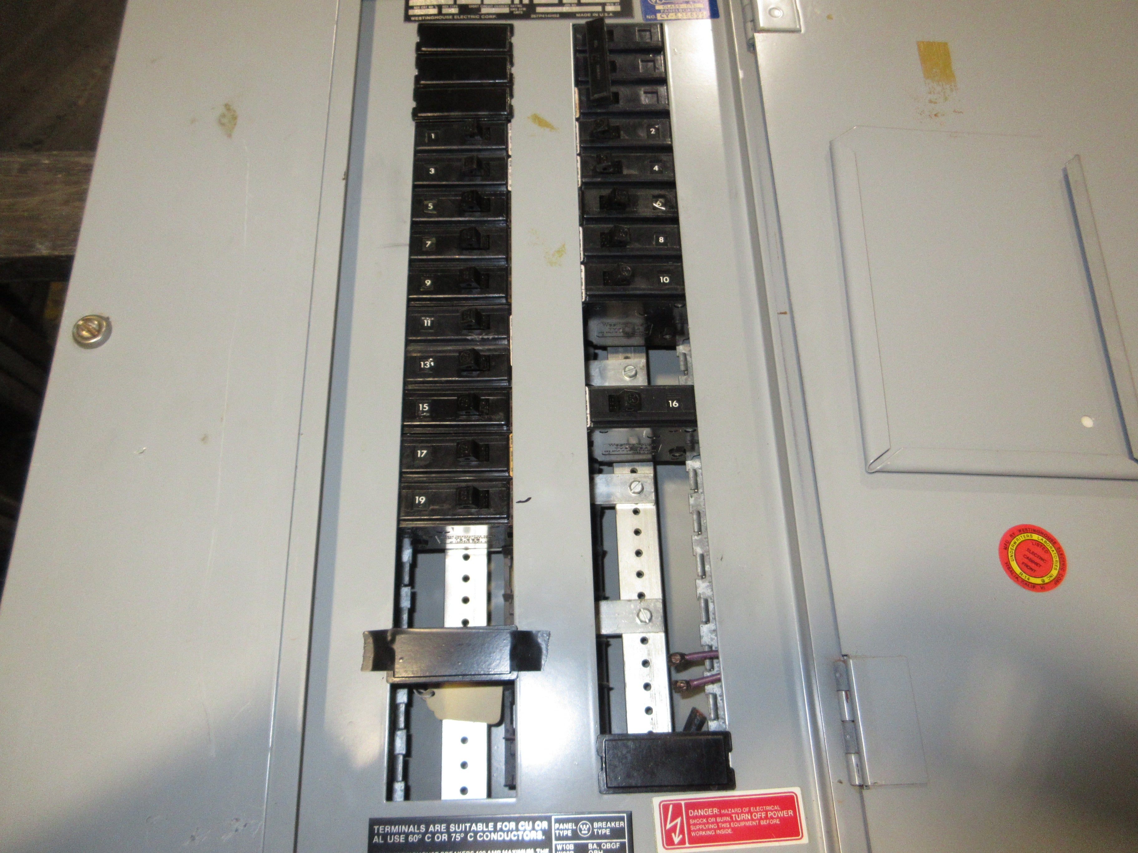 Westinghouse Main Lug Breaker Panel 5158C03G02 100A Max 208Y/120V 3Ph 4W 36-Slot