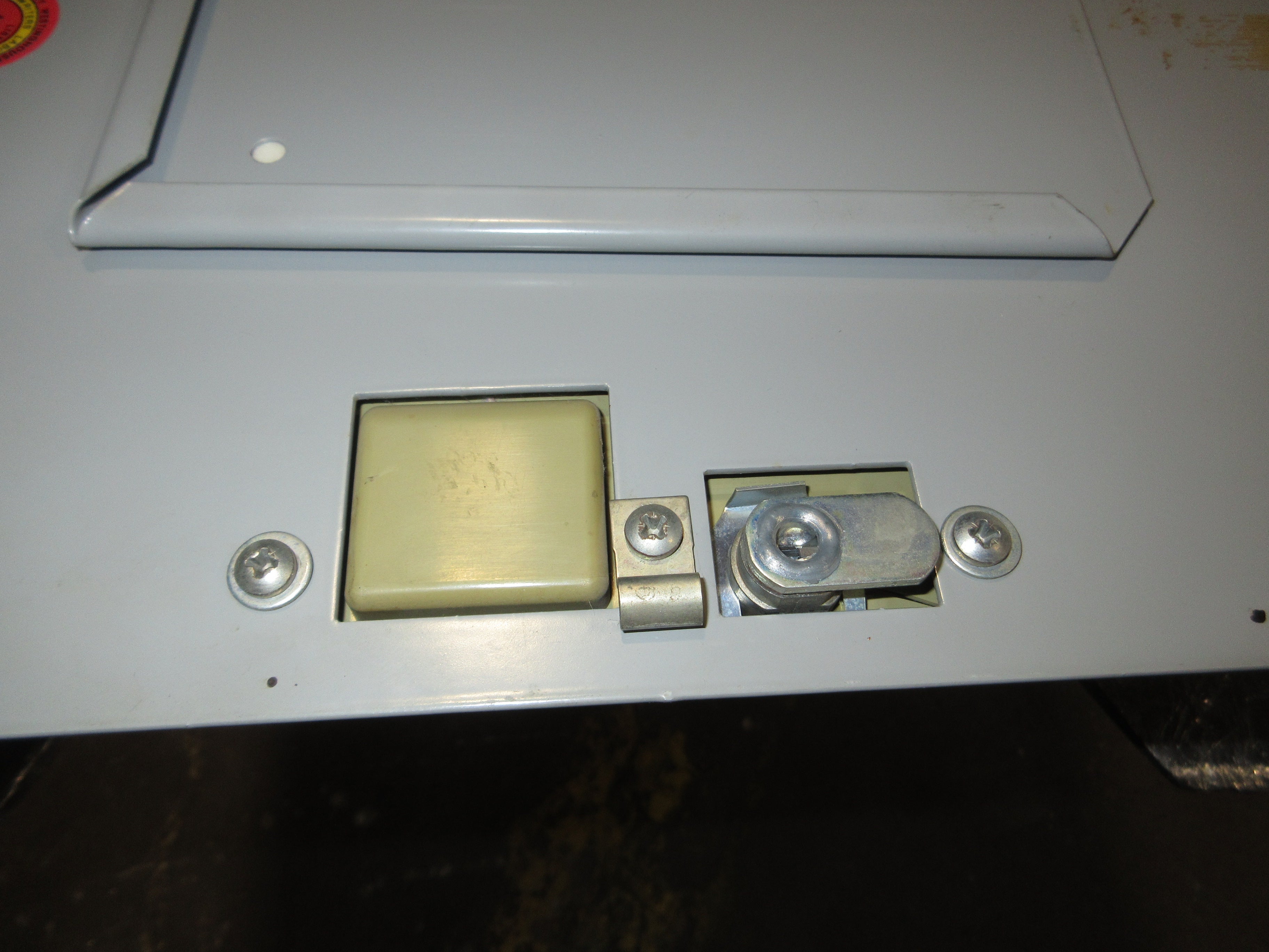 Westinghouse Main Lug Breaker Panel 5158C03G02 100A Max 208Y/120V 3Ph 4W 36-Slot