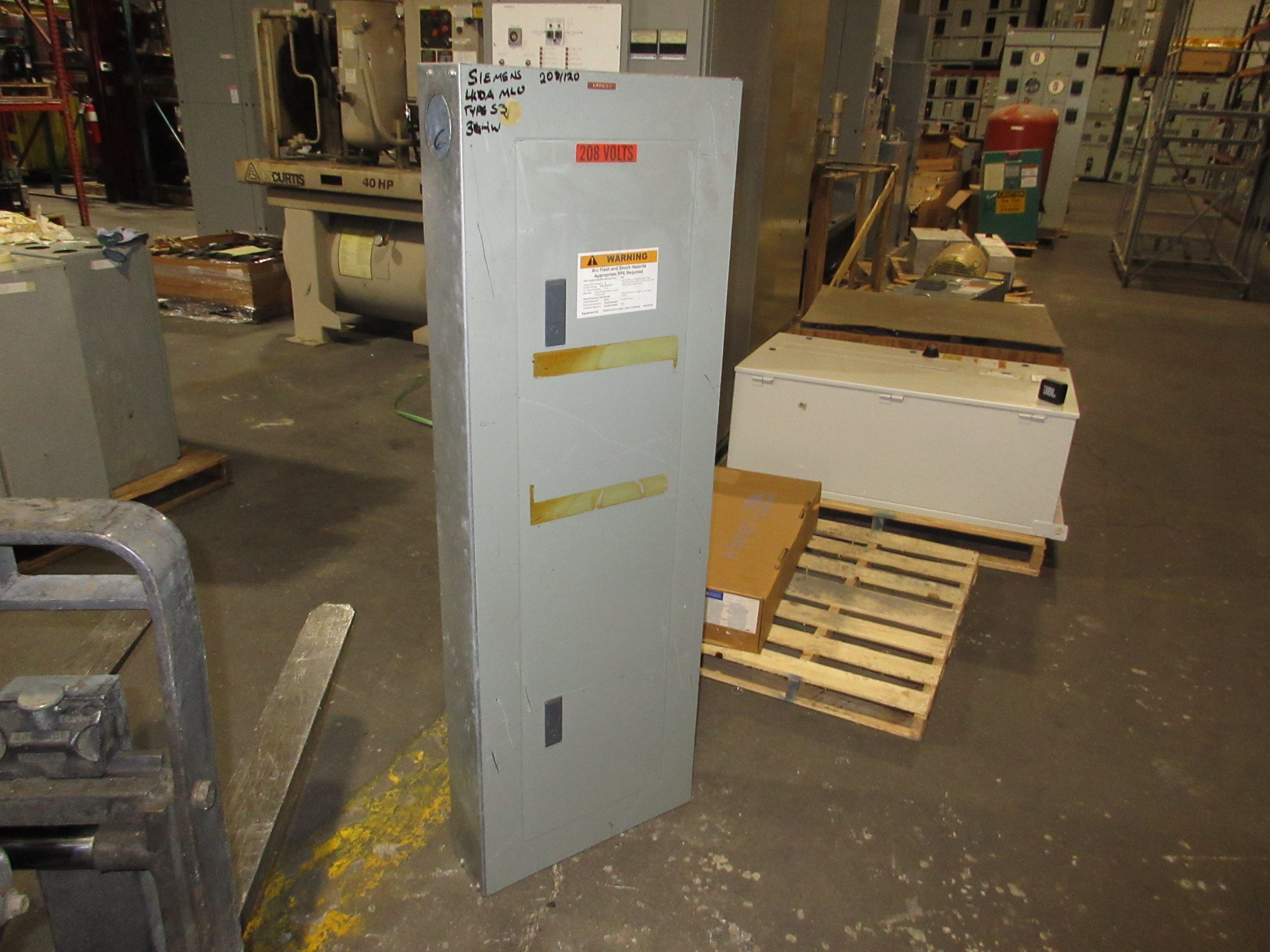 Siemens Main Lug Breaker Panel S3C18J2400CTS 400A Max 208Y/120V 3Ph 4W 12-Slot