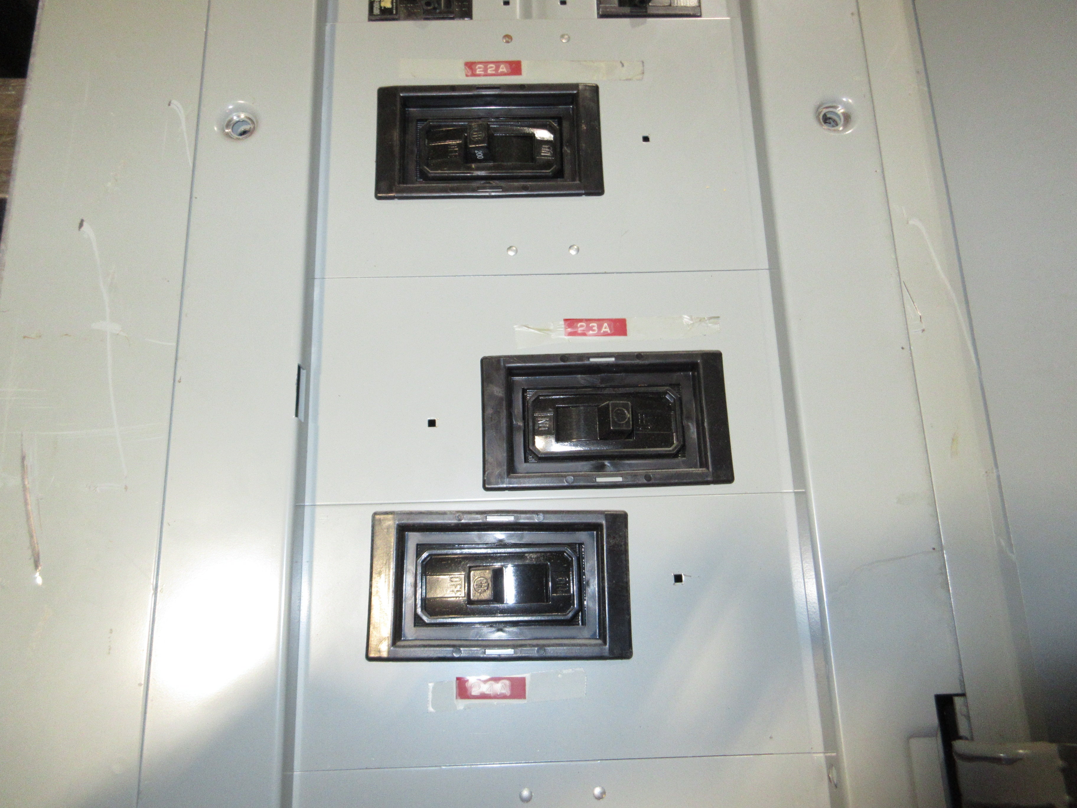 Siemens Main Lug Breaker Panel S3C18J2400CTS 400A Max 208Y/120V 3Ph 4W 12-Slot