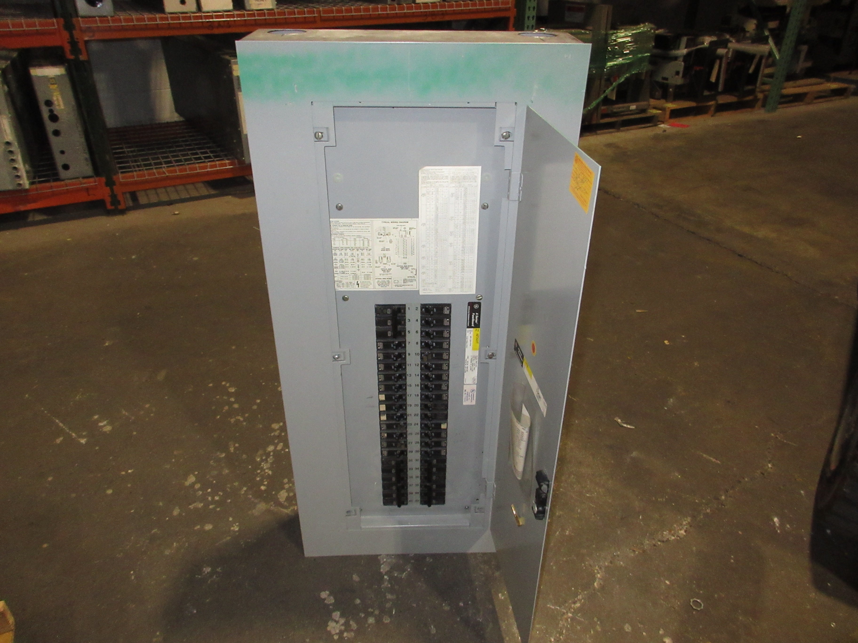 GE Main Lug Breaker Panel AQF3421MT 125A Max 208Y/120 3Ph 4W 42-Slot Used