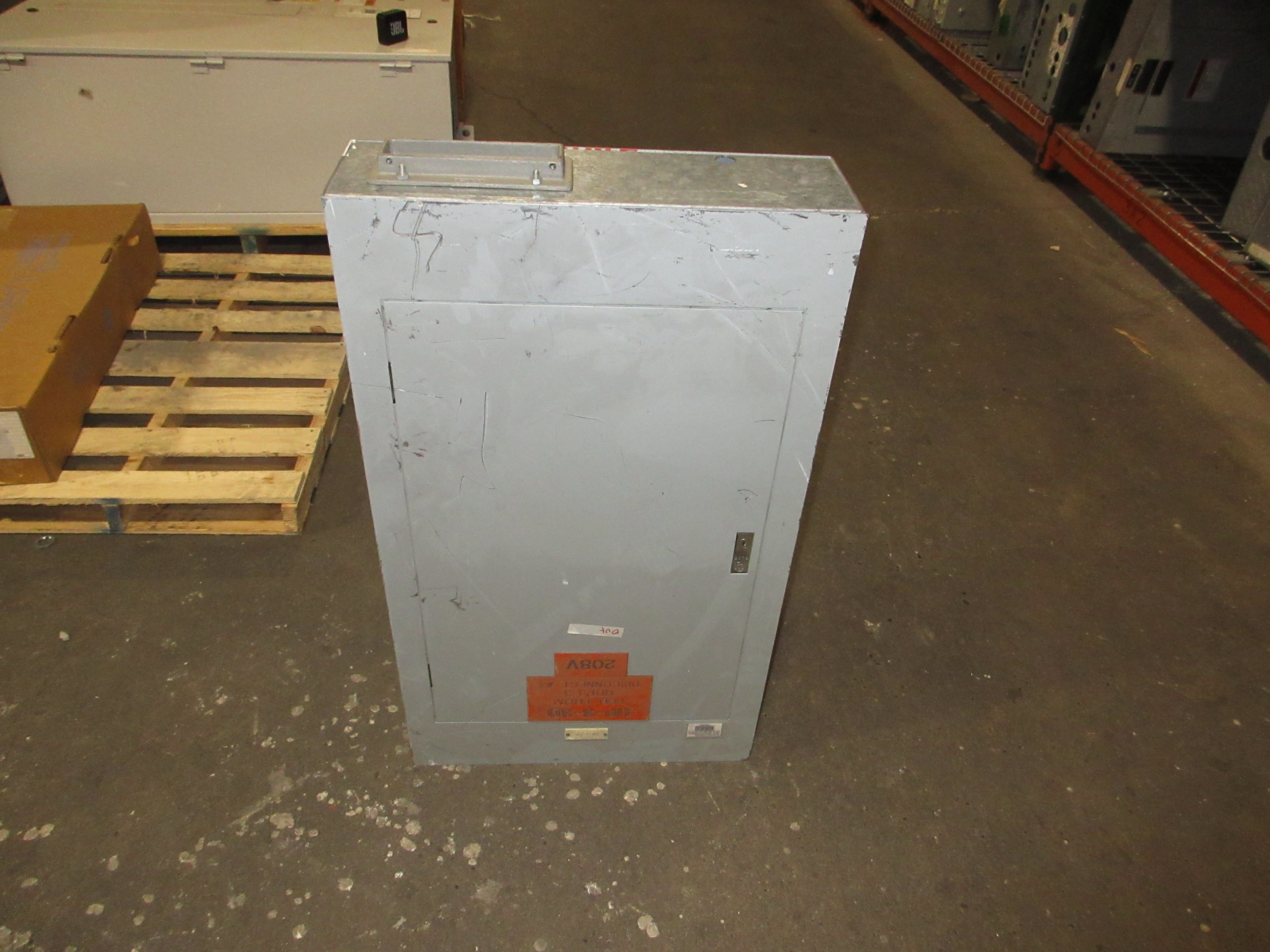 Westinghouse Main Lug Breaker Panel CG-15706 225A Max 120/208V 3Ph 4W 42-Slot