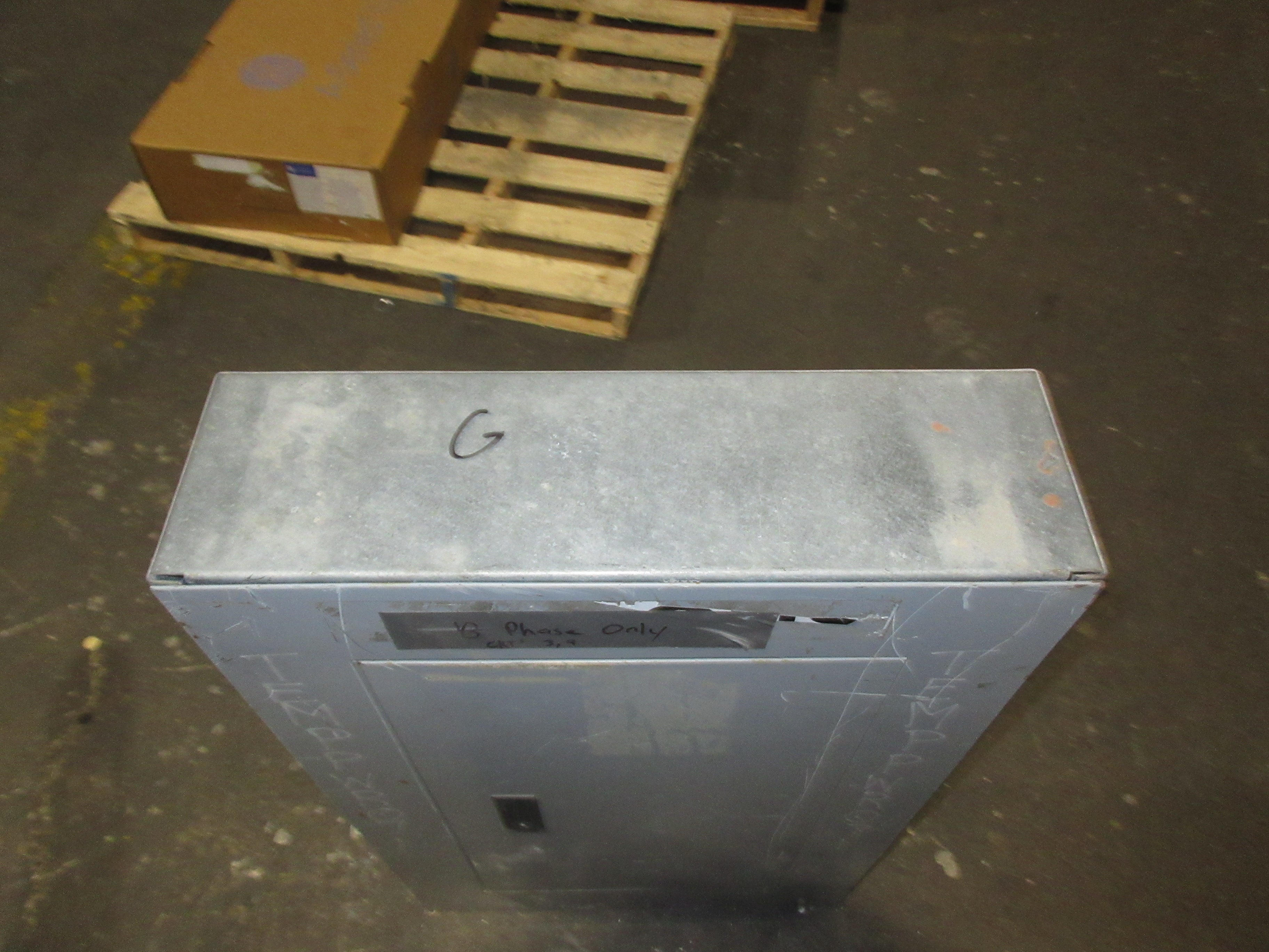 Siemens Main Breaker Circuit Breaker Panel I1X18MC250C 100A Main 250A Max 3Ph 4W