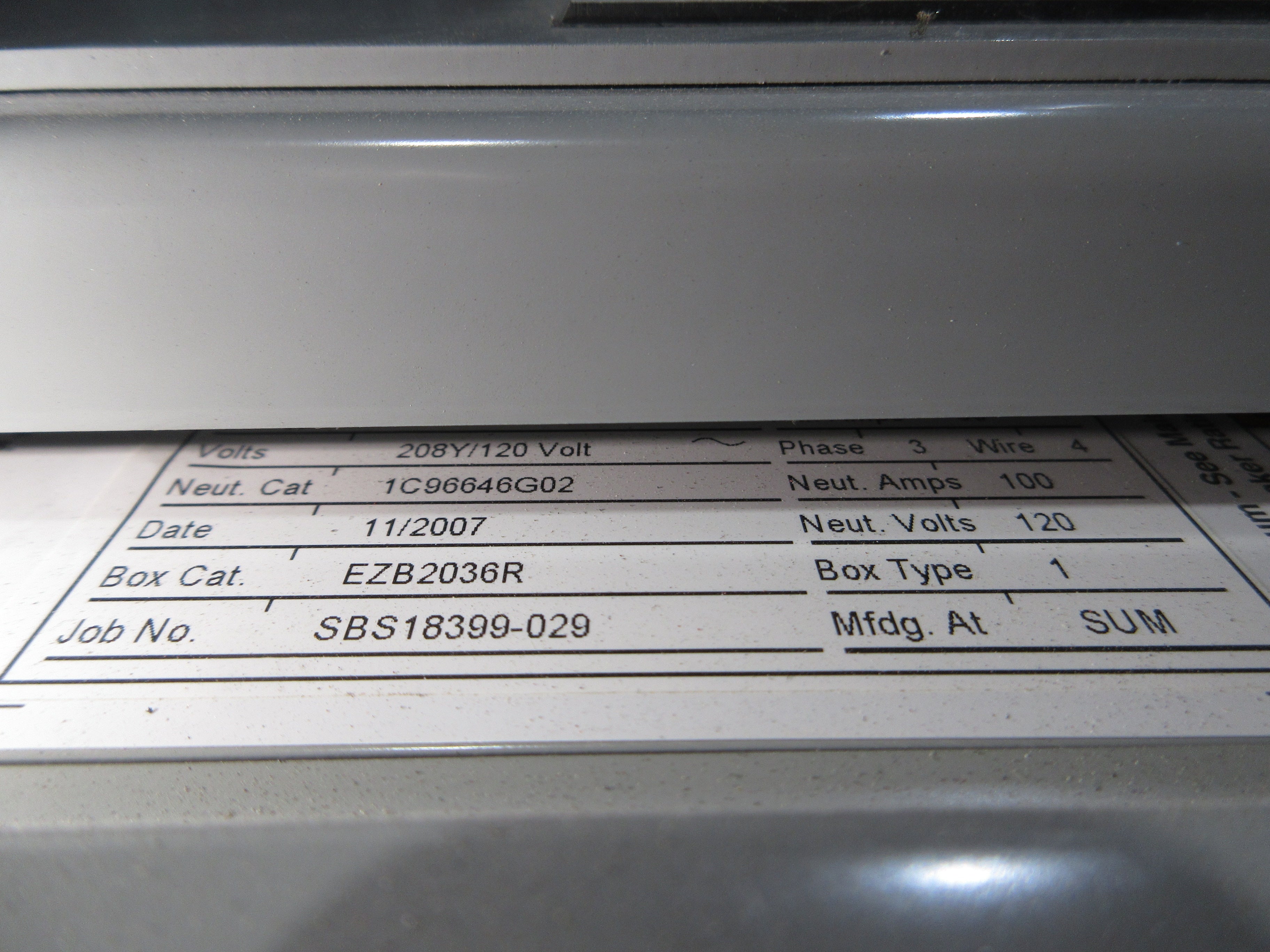 Eaton Main Lug Breaker Panel 1C96646G02 100A Max 208Y/120V 3Ph 4W 42-Slot Used