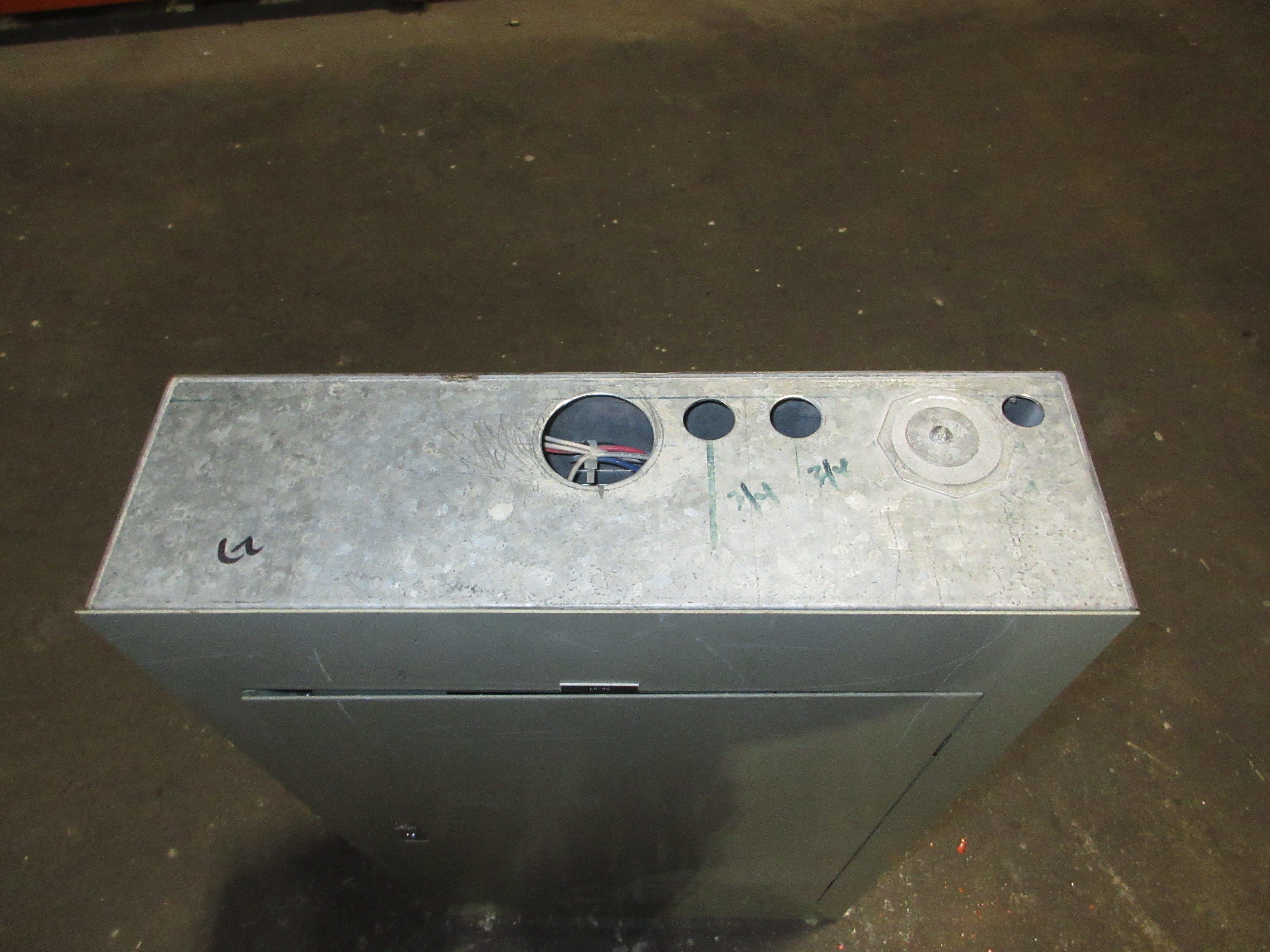 Cutler-Hammer Main Breaker Circuit Breaker Panel MP 32229 225A Max 120/208V Used