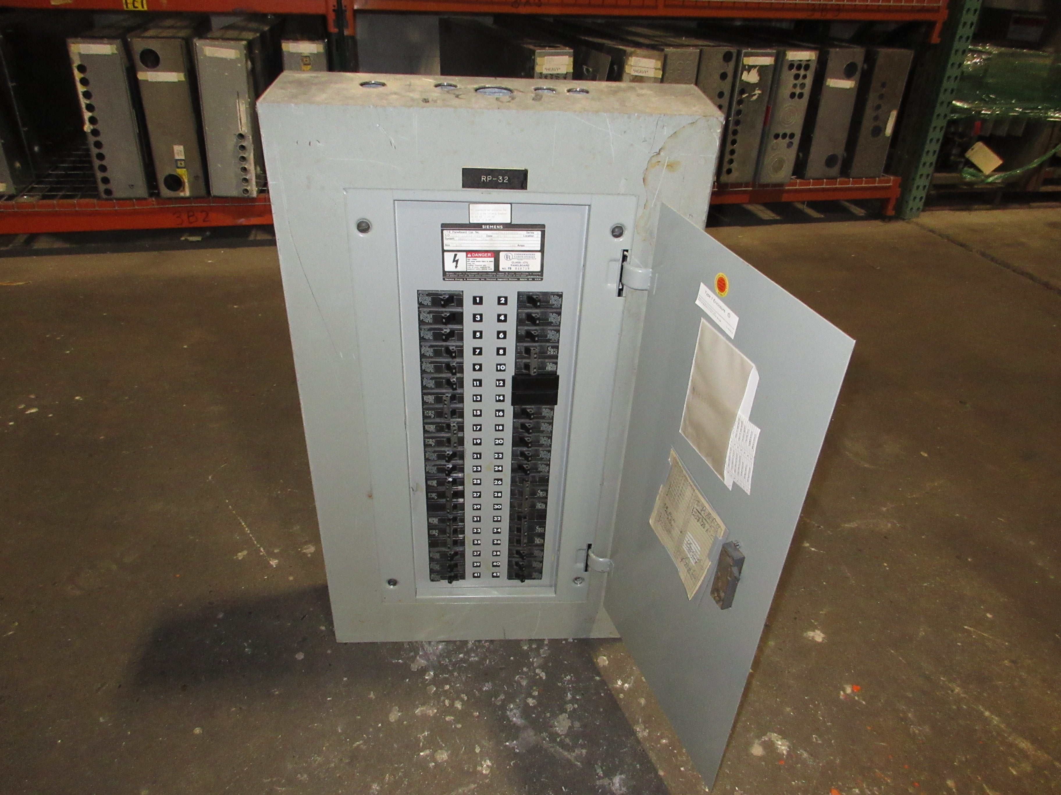 Siemens Main Lug Breaker Panel BG42ML4100STM 208Y/120V 3Ph 4W 42-Slot Used