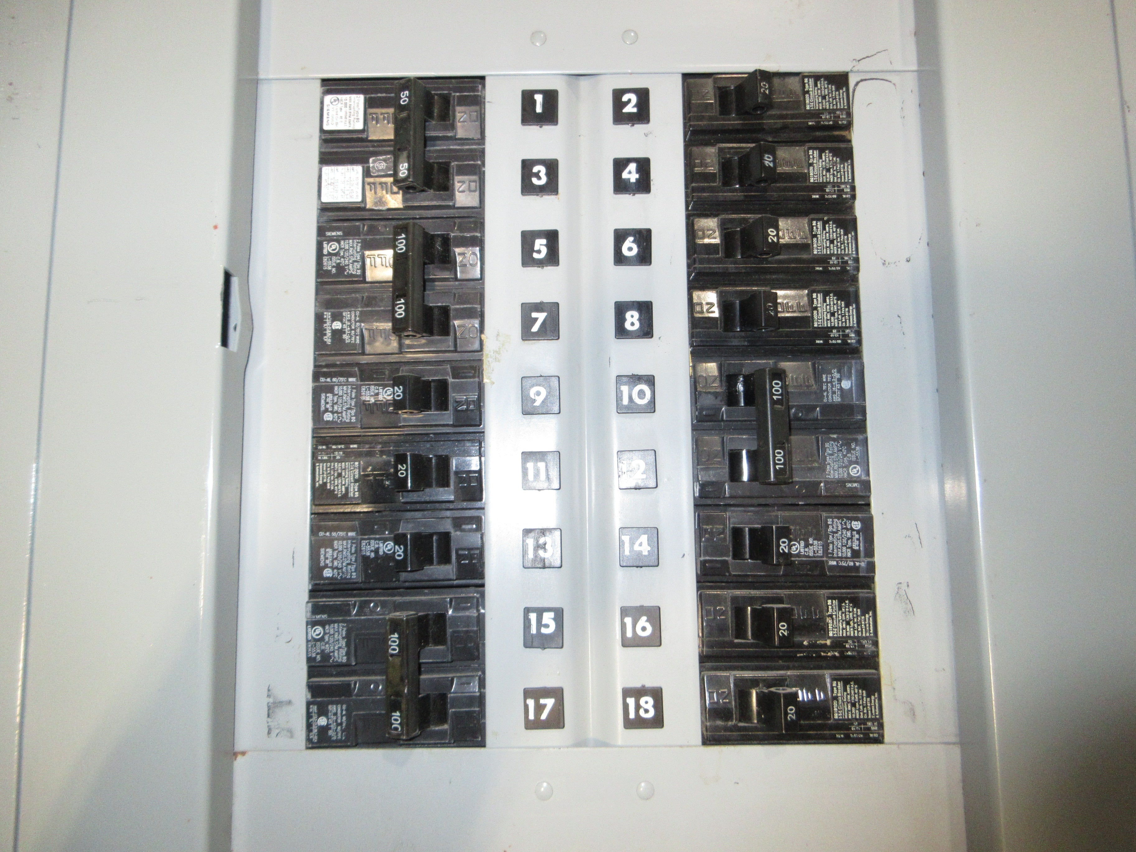 Siemens Main Breaker Circuit Breaker Panel BG18MB4150STM 225A Max 208Y/120V Used