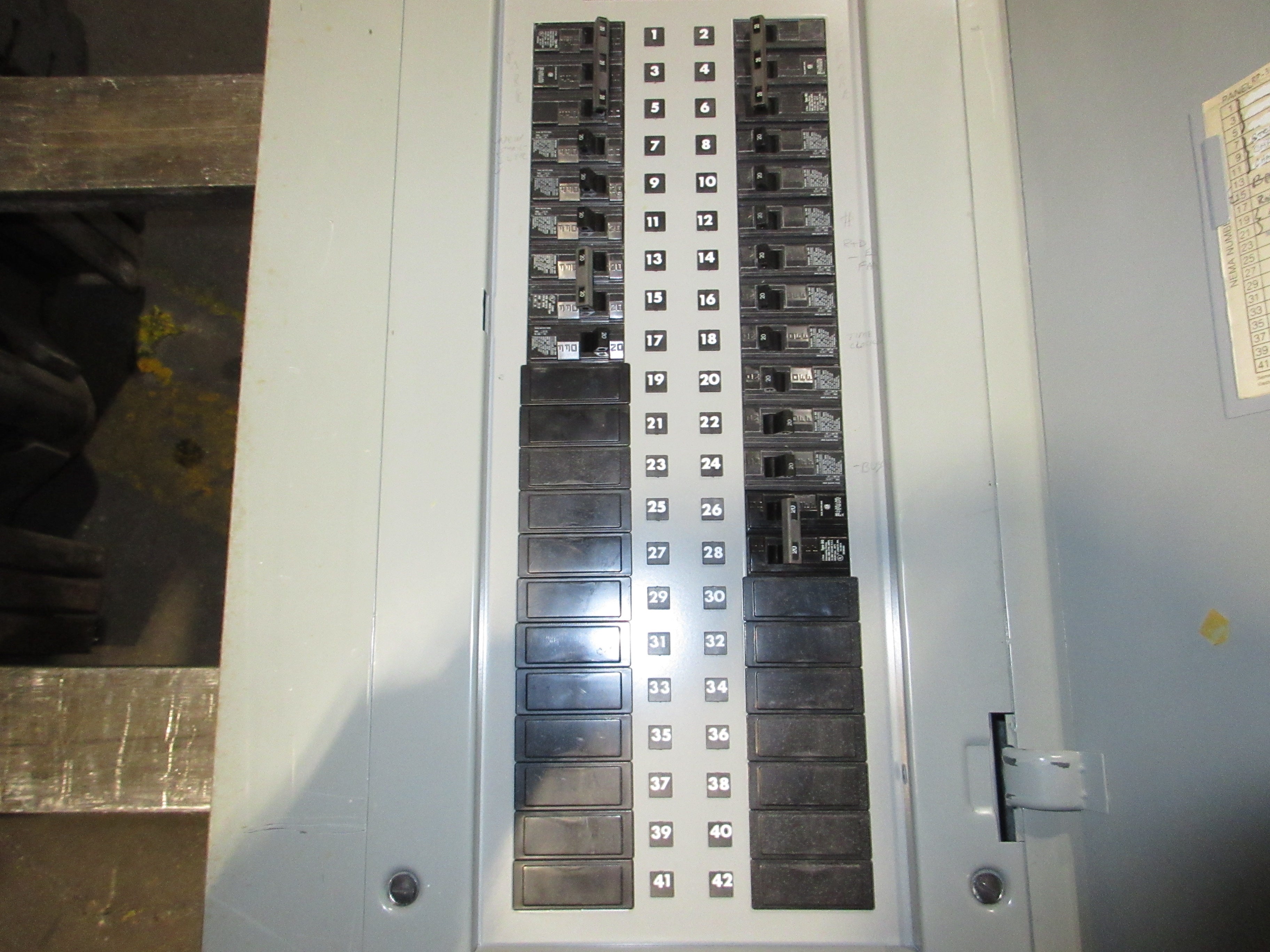 Siemens Main Lug Breaker Panel BG42ML4100STM 100A Max 208Y/120V 3Ph 4W 42-Slot