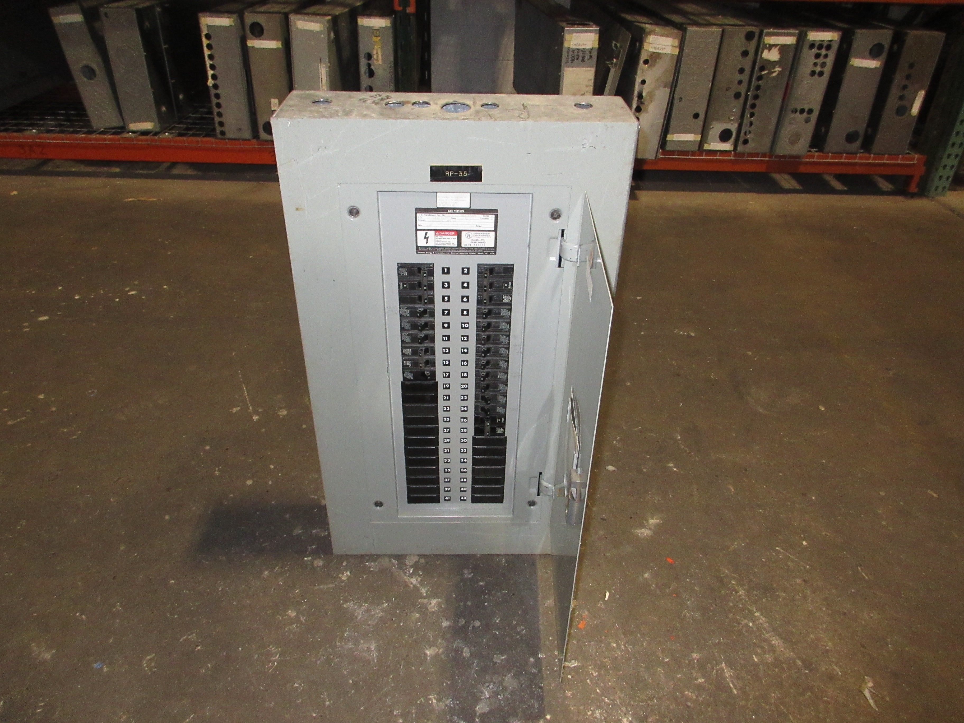 Siemens Main Lug Breaker Panel BG42ML4100STM 100A Max 208Y/120V 3Ph 4W 42-Slot