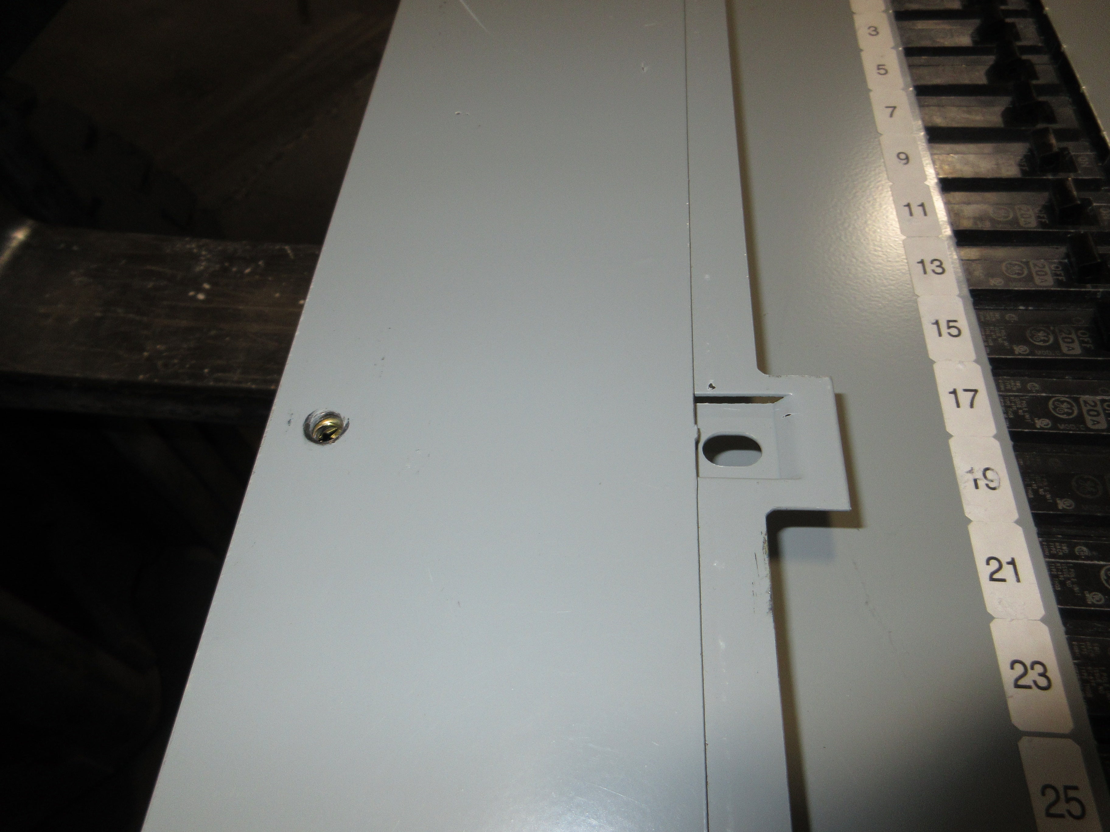 GE Main Lug Breaker Panel AQF3422MTX AXT1B7 225A Max 208Y/120V 3Ph 4W 42-Slot