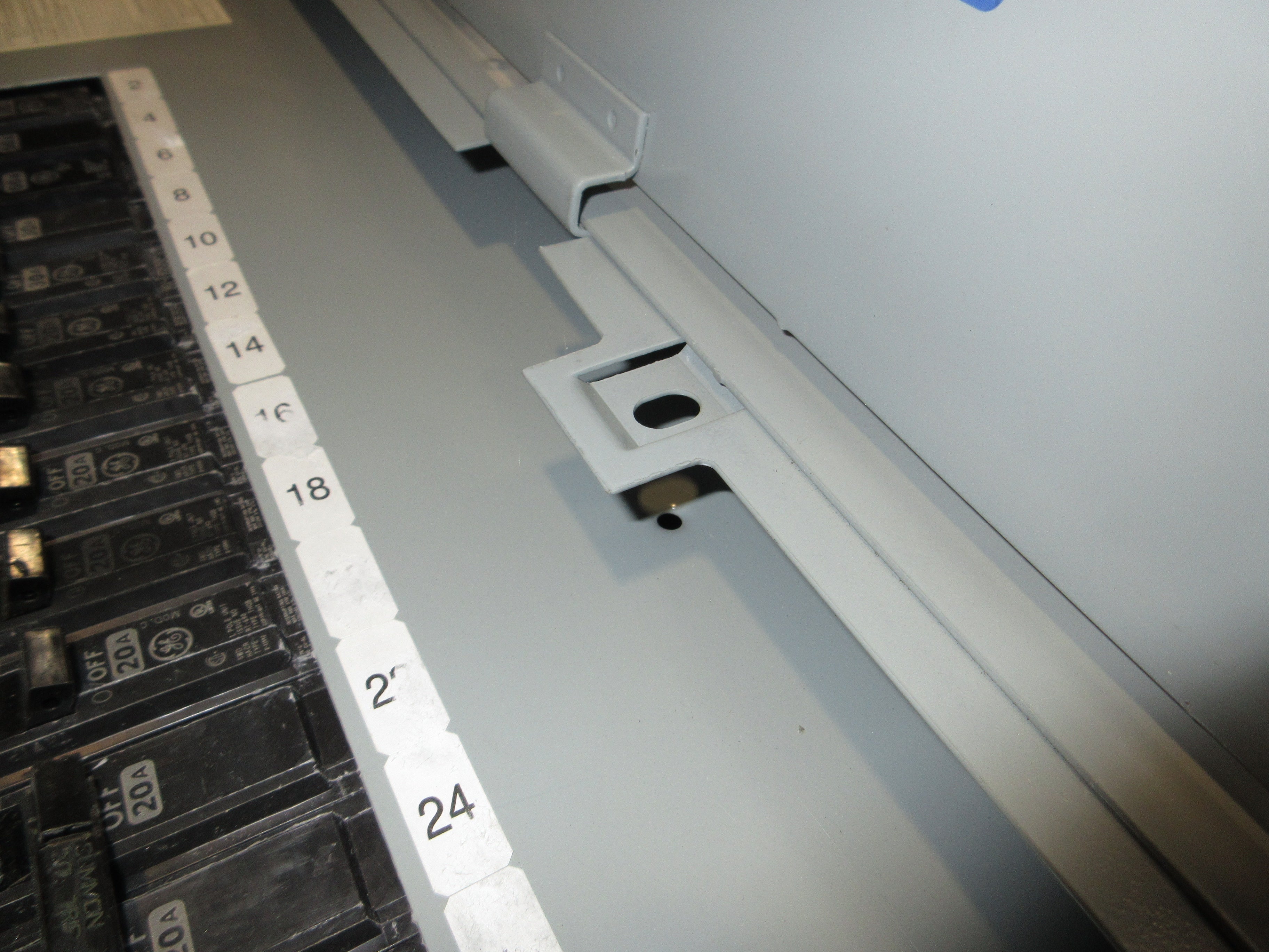 GE Main Lug Breaker Panel AQF3422MTX AXT1B7 225A Max 208Y/120V 3Ph 4W 42-Slot