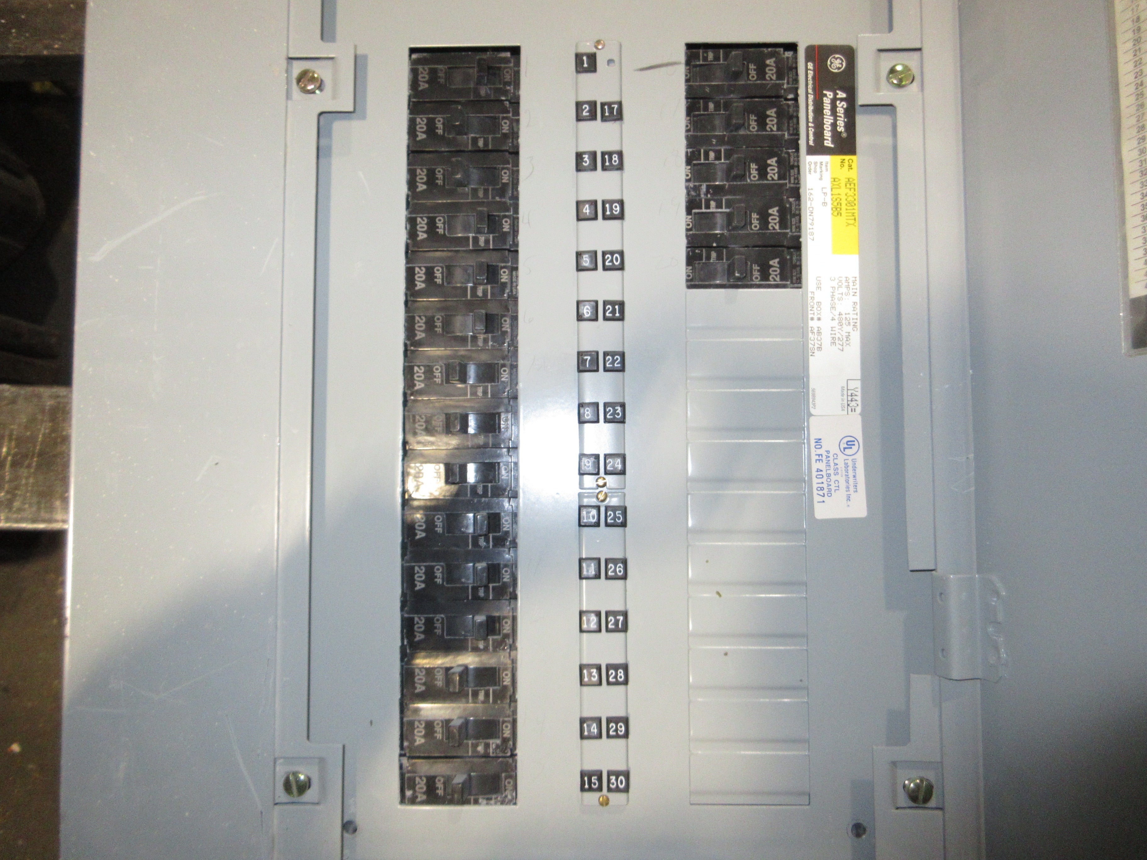 GE Main Lug Breaker Panel AEF3301MTX AXL1S5B5 125A Max 480Y/277V 3Ph 4W 30-Slot