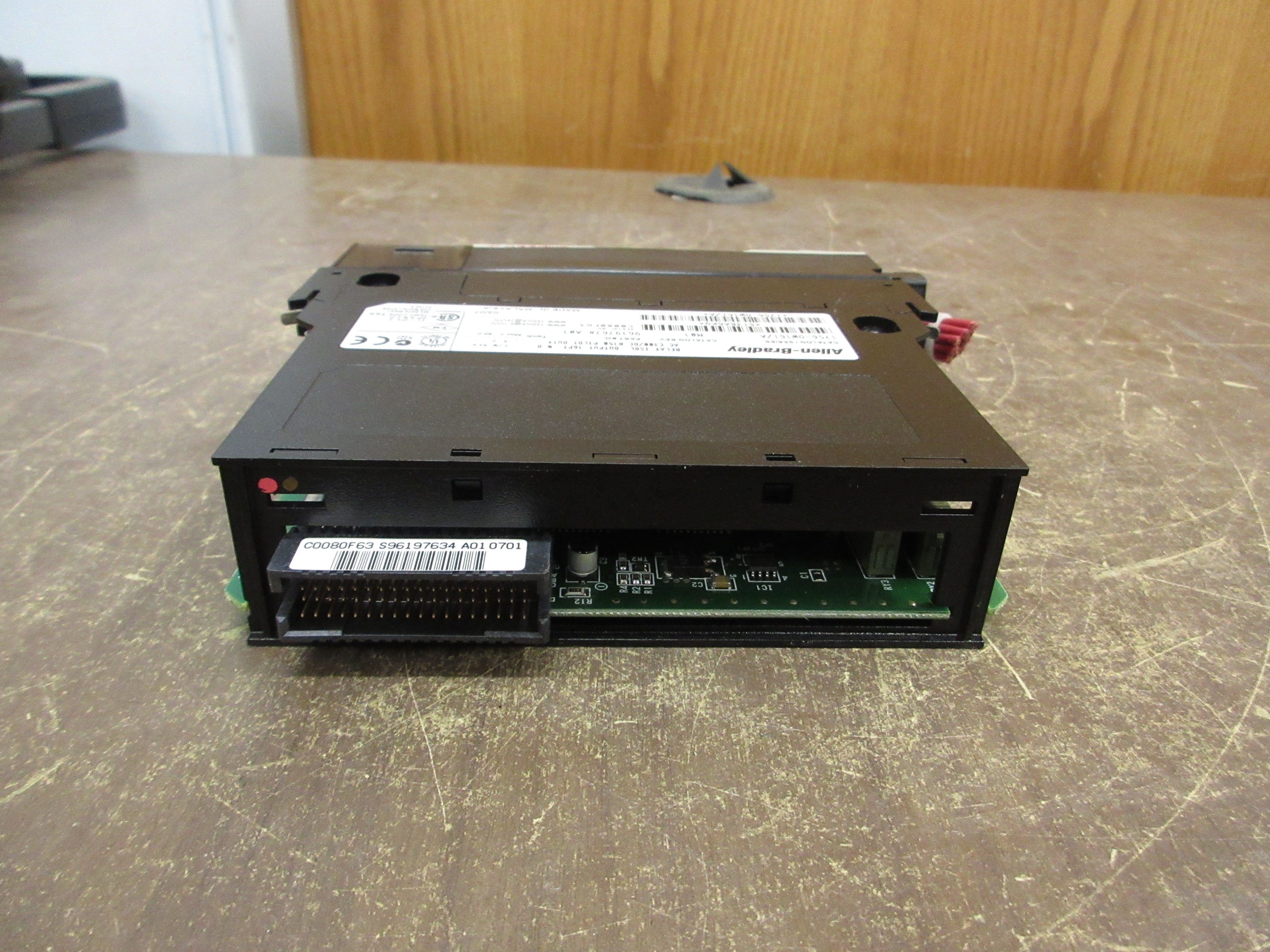 Allen-Bradley ControlLogix Relay Isolated Output Module 1756-OW16I Ser. A Used