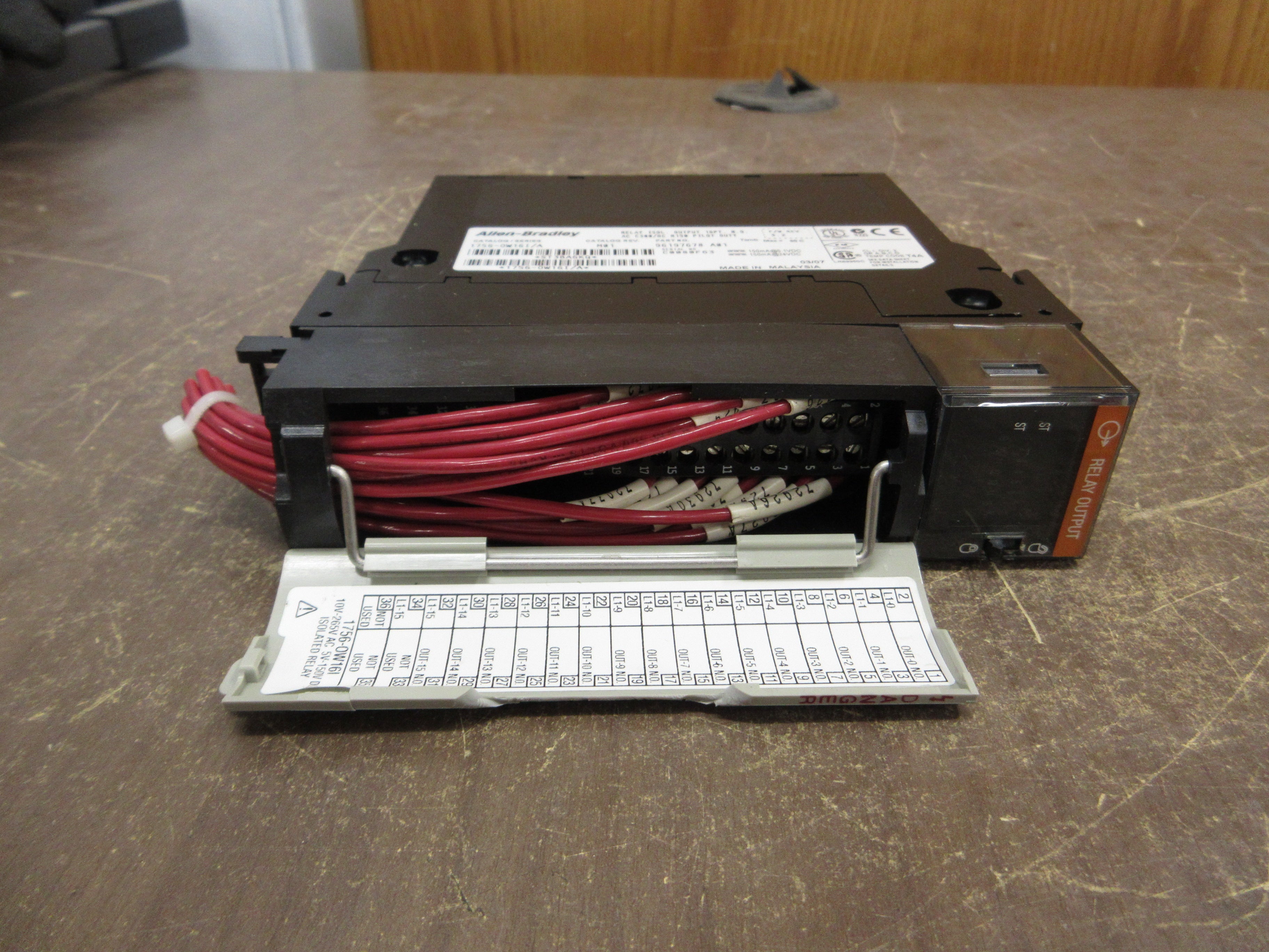 Allen-Bradley ControlLogix Relay Isolated Output Module 1756-OW16I Ser. A Used