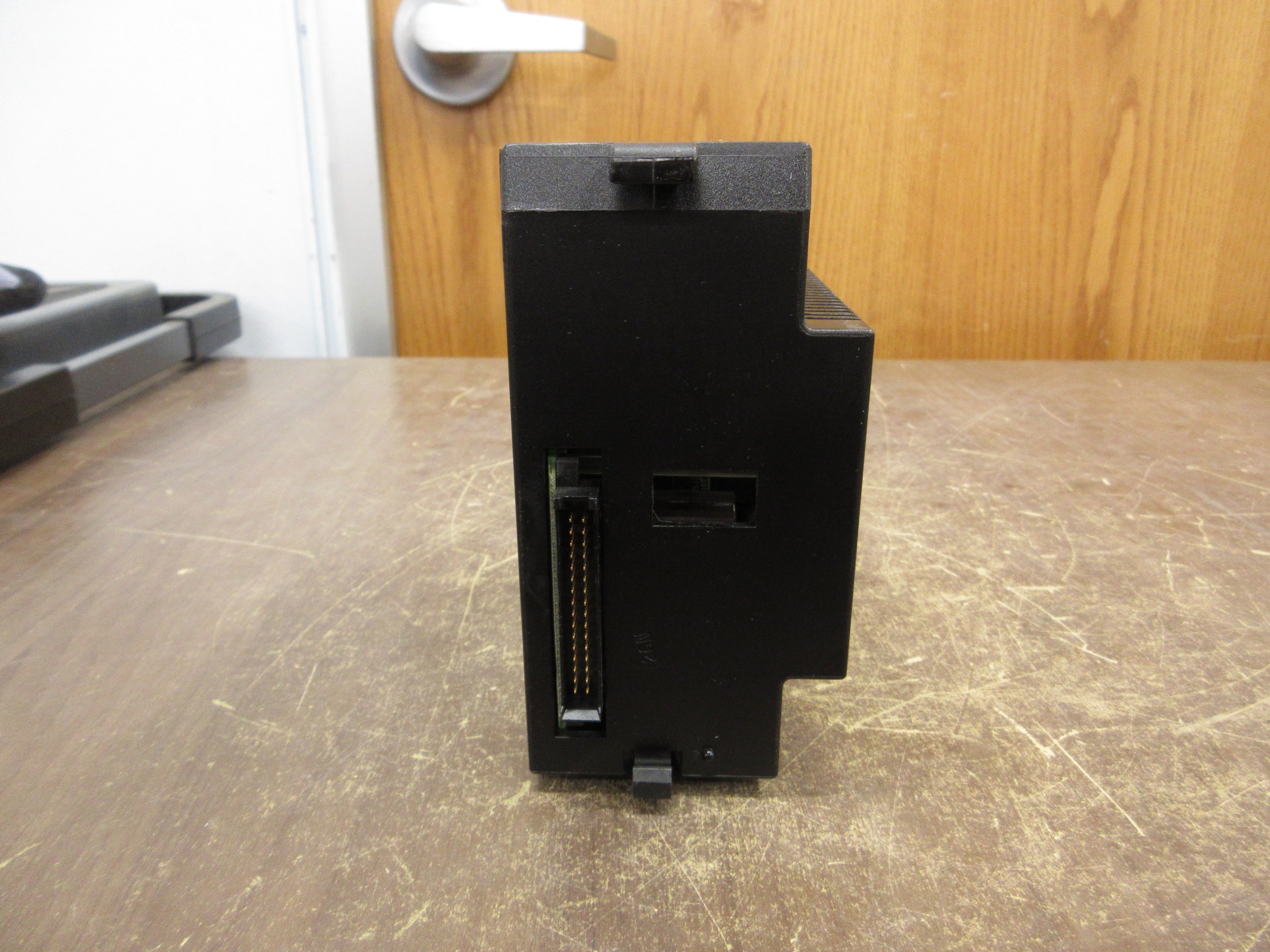 GE Fanuc Power Supply Module IC693PWR331D 24VDC 30W Used