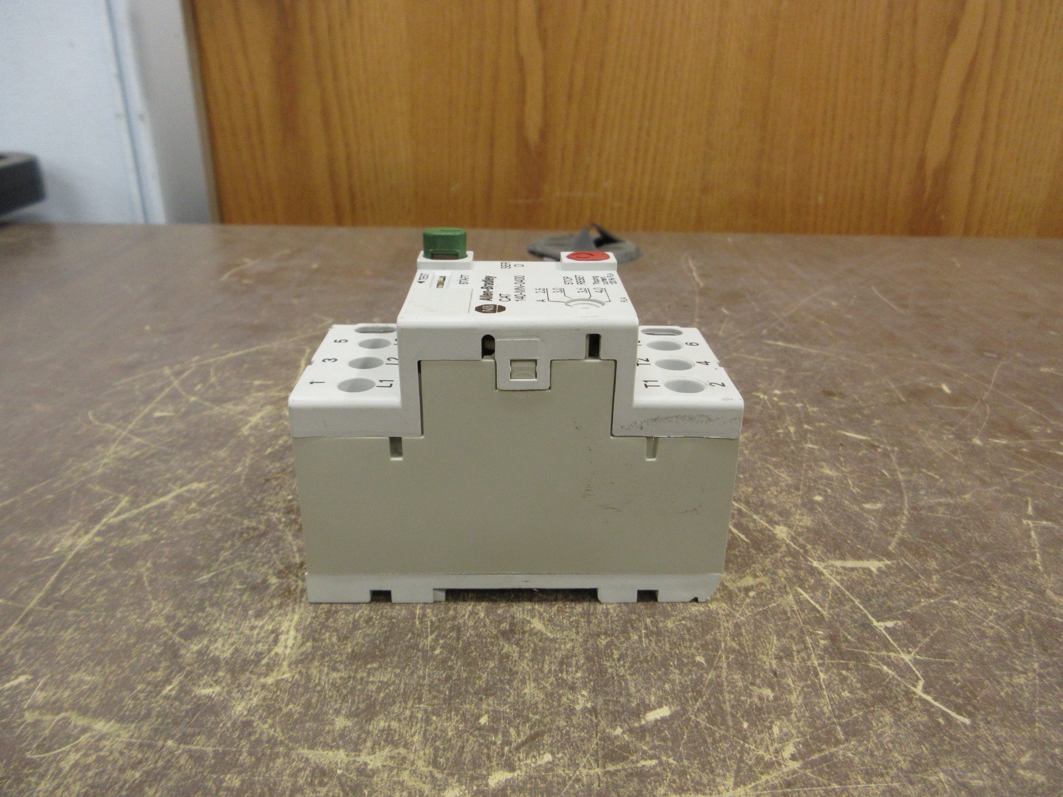 Allen-Bradley Manual Starter 140-MN-0400 Ser. D Trip: 2.5-4.0A Used
