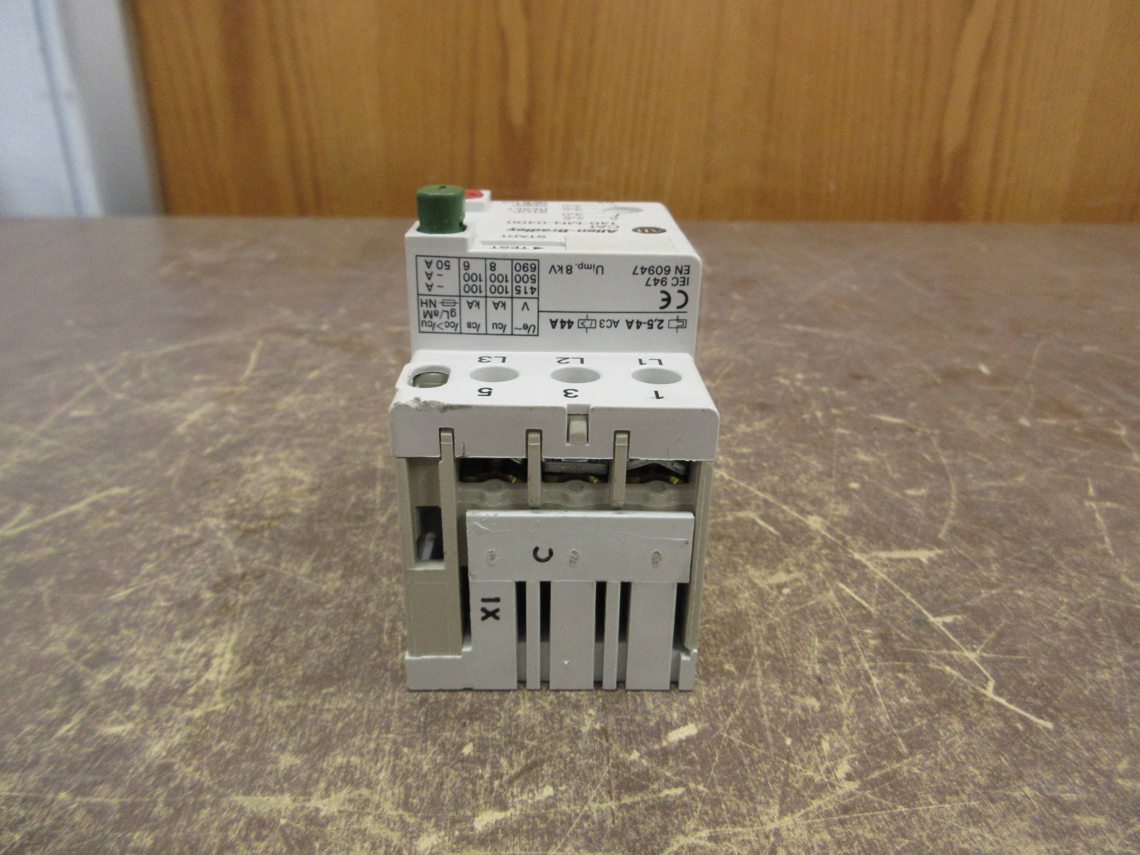 Allen-Bradley Manual Starter 140-MN-0400 Ser. D Trip: 2.5-4.0A Used