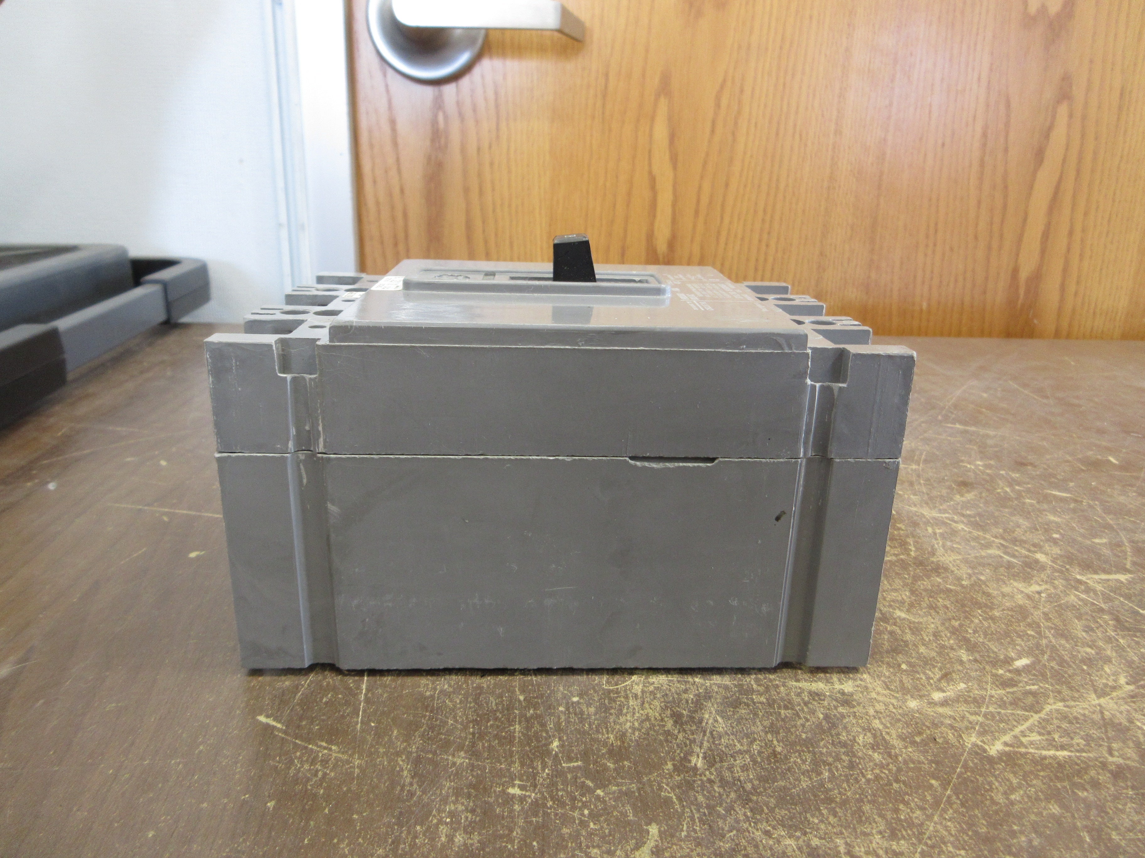 Westinghouse AB De-Ion Circuit Breaker HFB3060 60A 600V 3P New Surplus