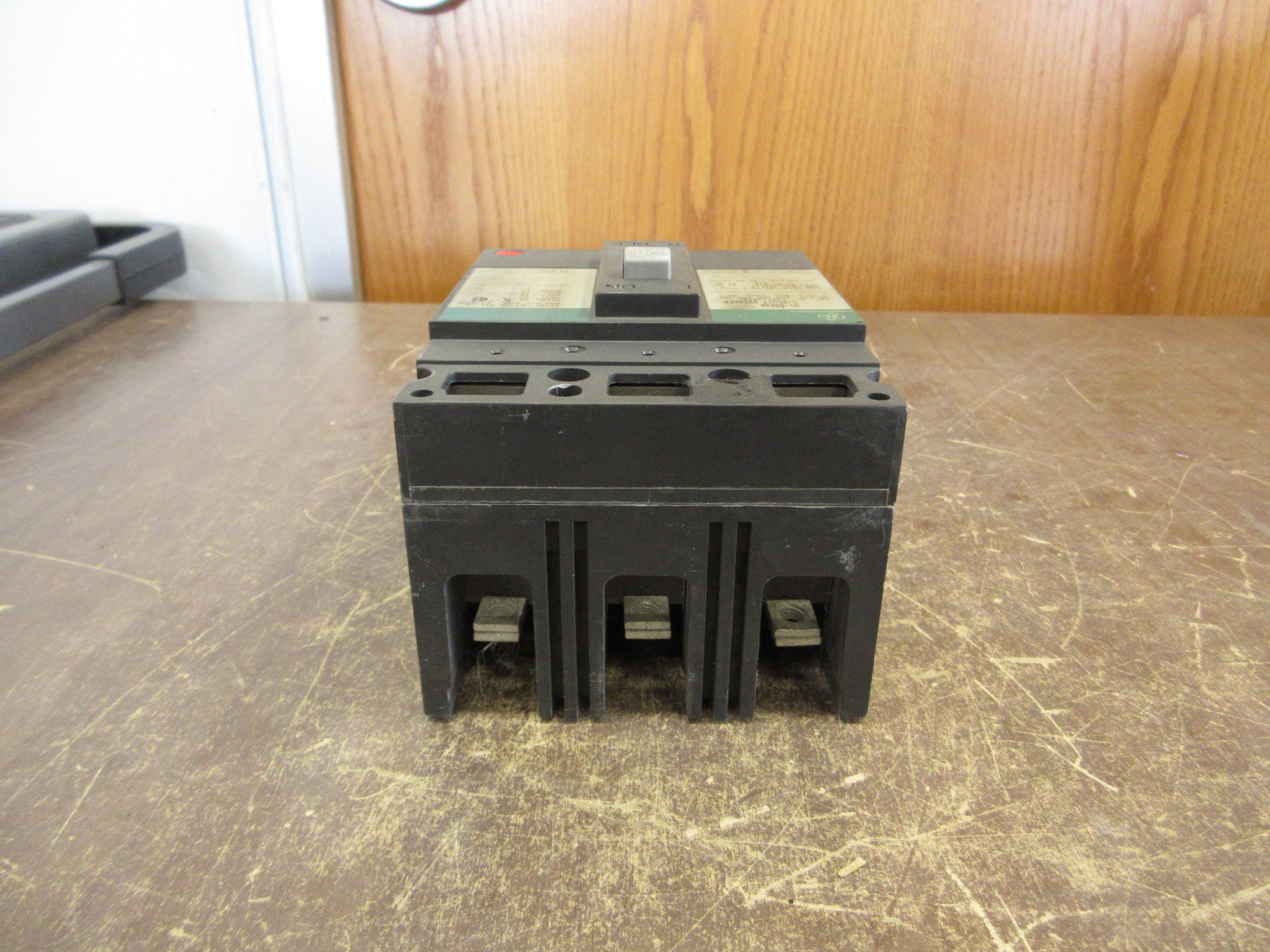 GE Circuit Breaker THED136020 20A 600V 3P New Surplus