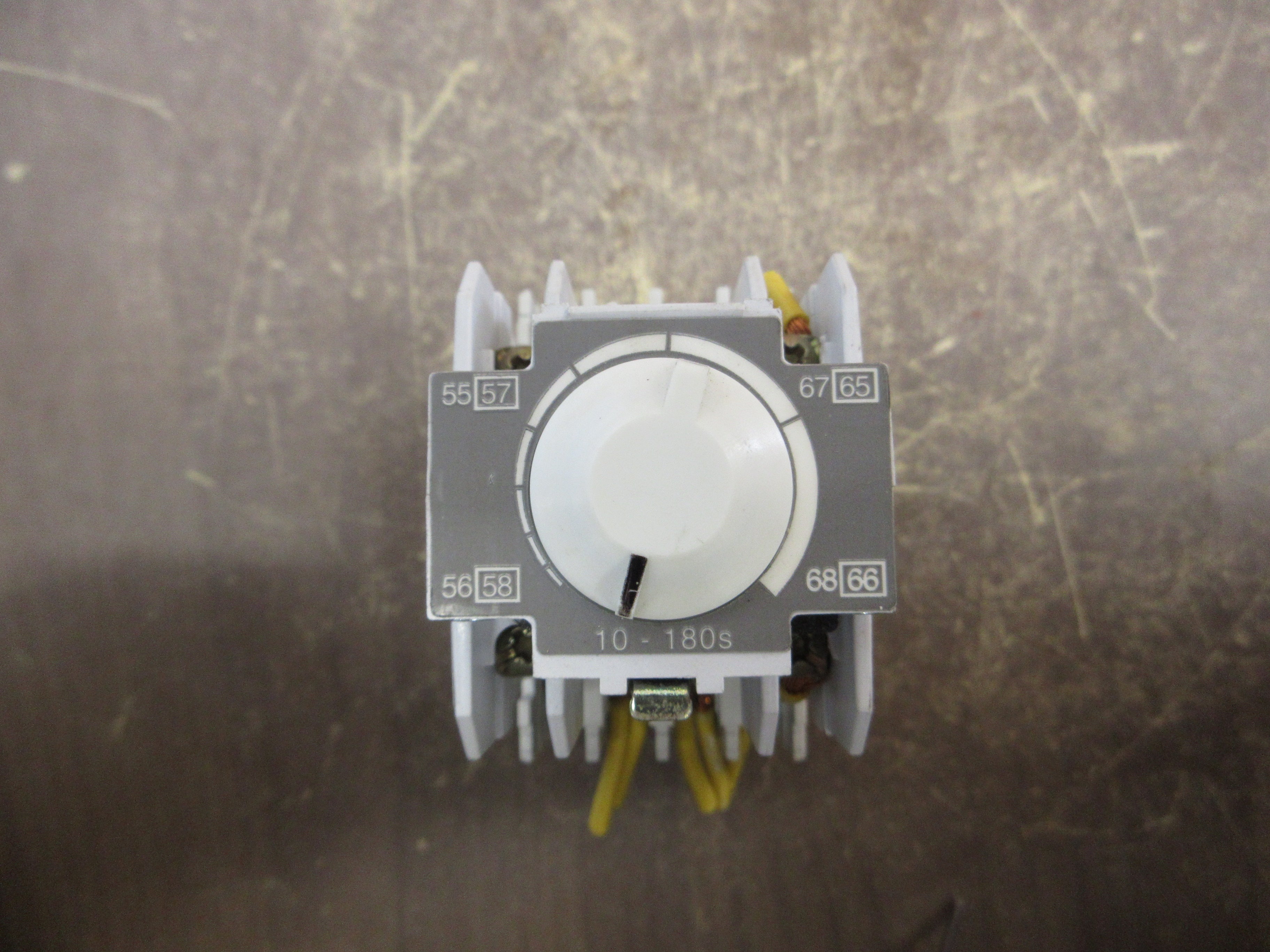 Cutler-Hammer Timing Relay C320TP2 Ser. A1 120V Coil Range: 10-180 Sec Used