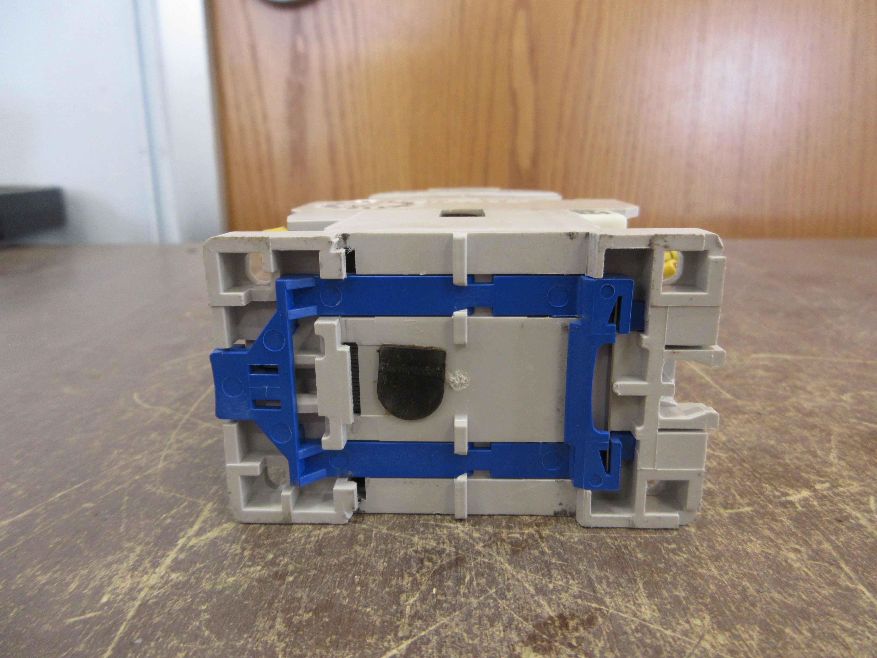 Cutler-Hammer Timing Relay C320TP2 Ser. A1 120V Coil Range: 10-180 Sec Used