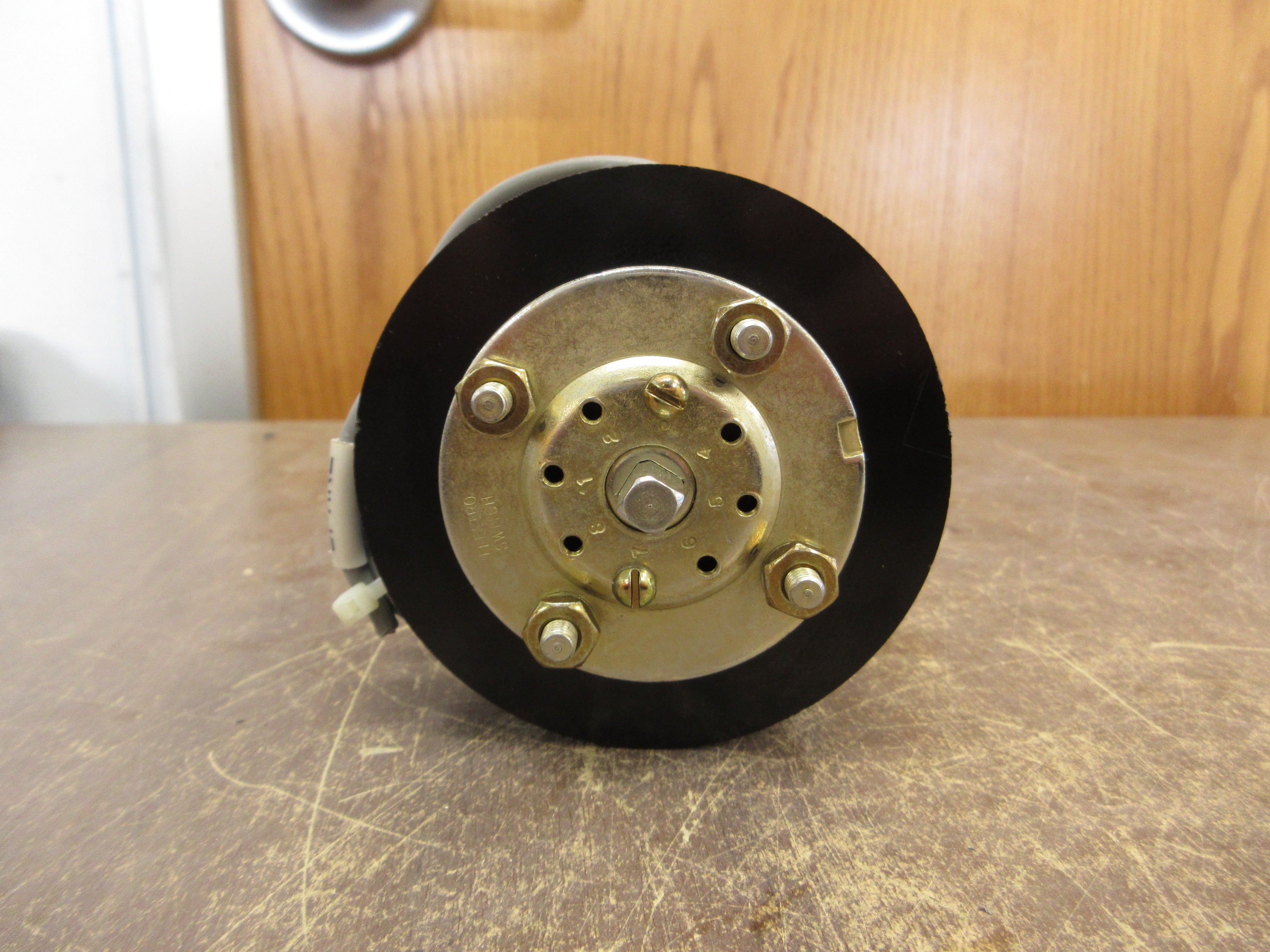 Electroswitch Series 24 Voltmeter Rotary Switch 2404C *Missing Handle Screw*