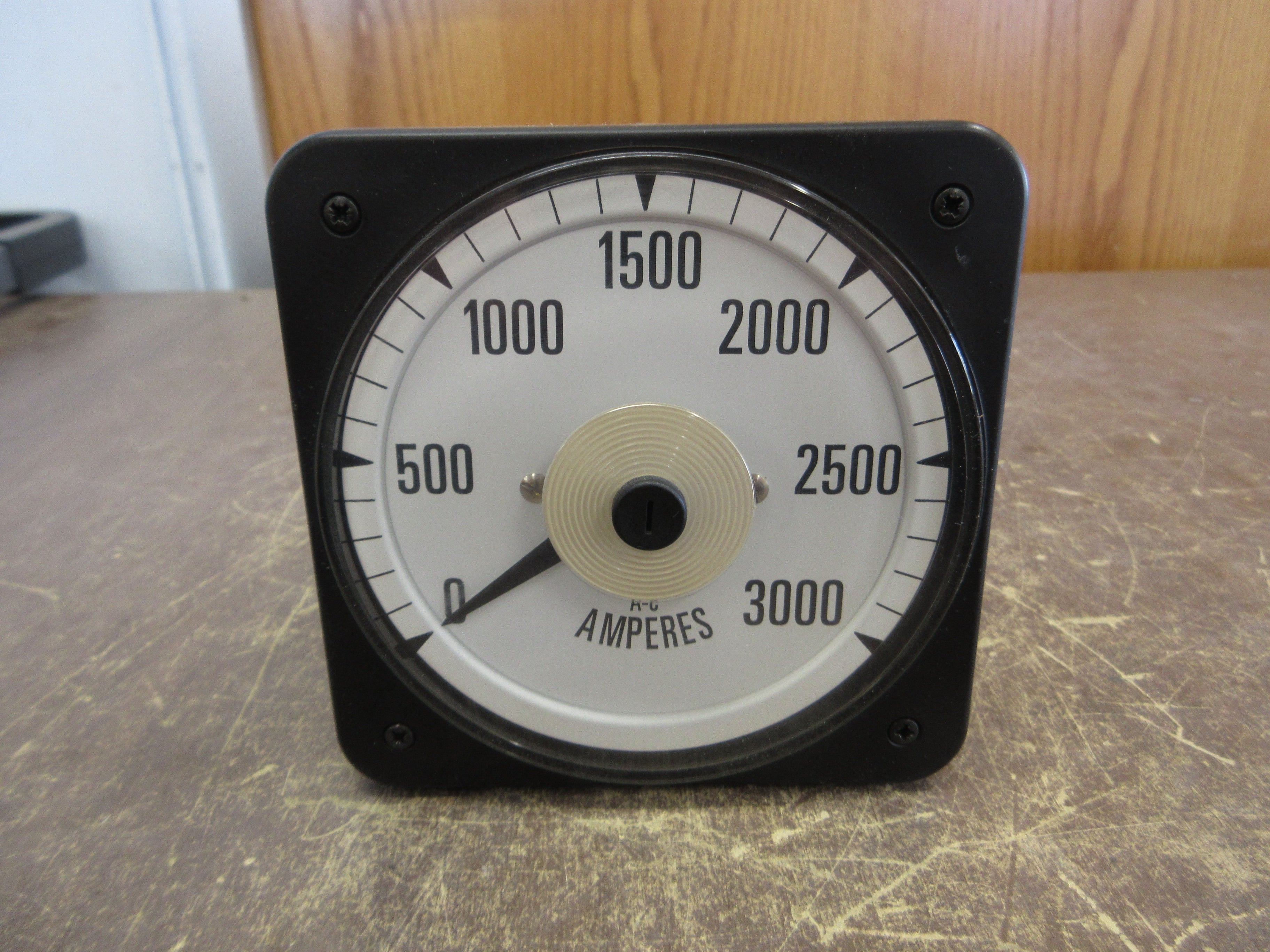 Crompton AC Ammeter 077-05FA-LSUA-C6-SN Range: 0-3000A Used