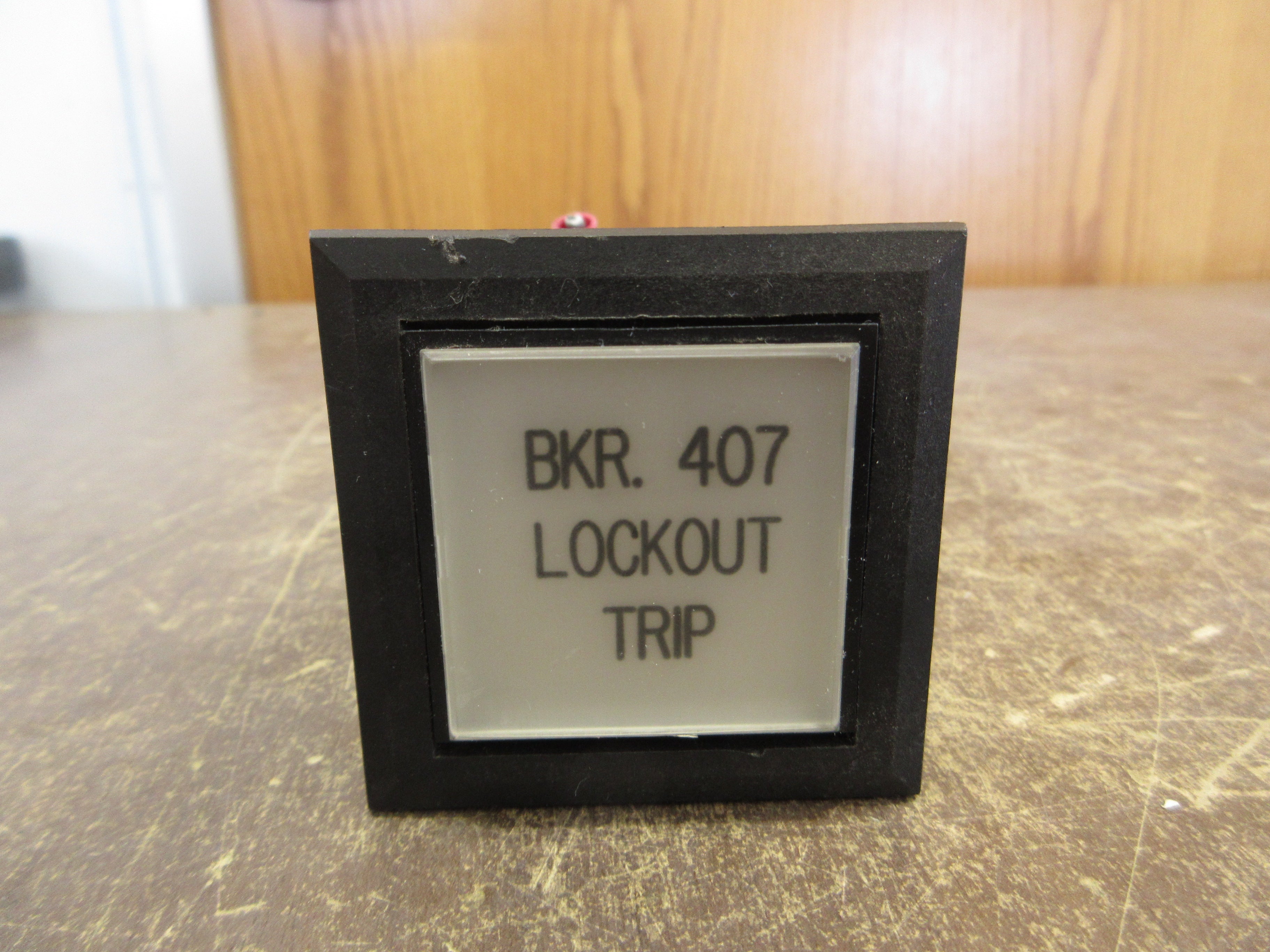 Idec Annunciator SLC40N-0101-DHT2FB Size: 1X1 Used