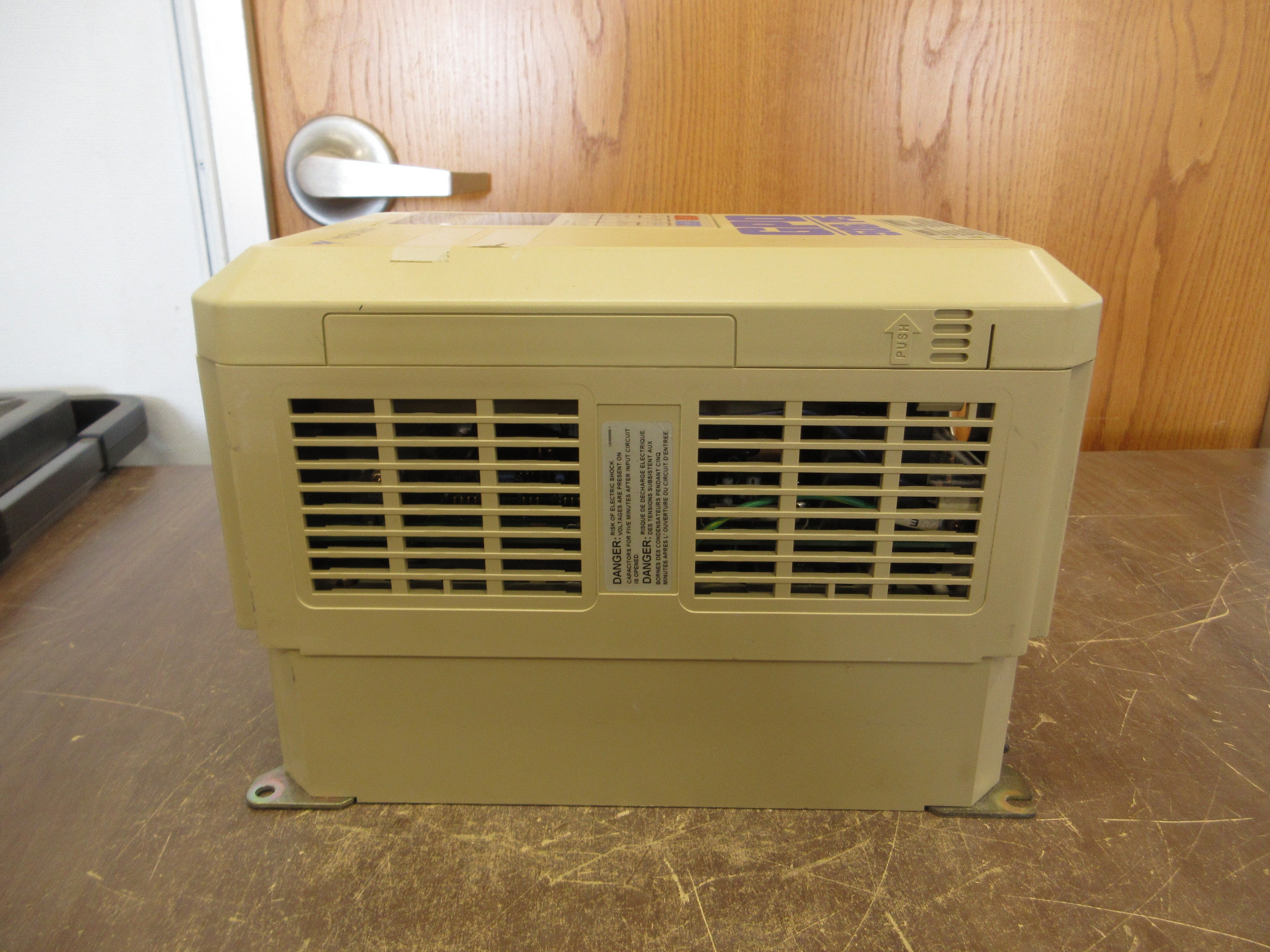 Yaskawa GPD506/P5 AC Drive CIMR-P5M47P5 15HP 3Ph w/ Keypad Used